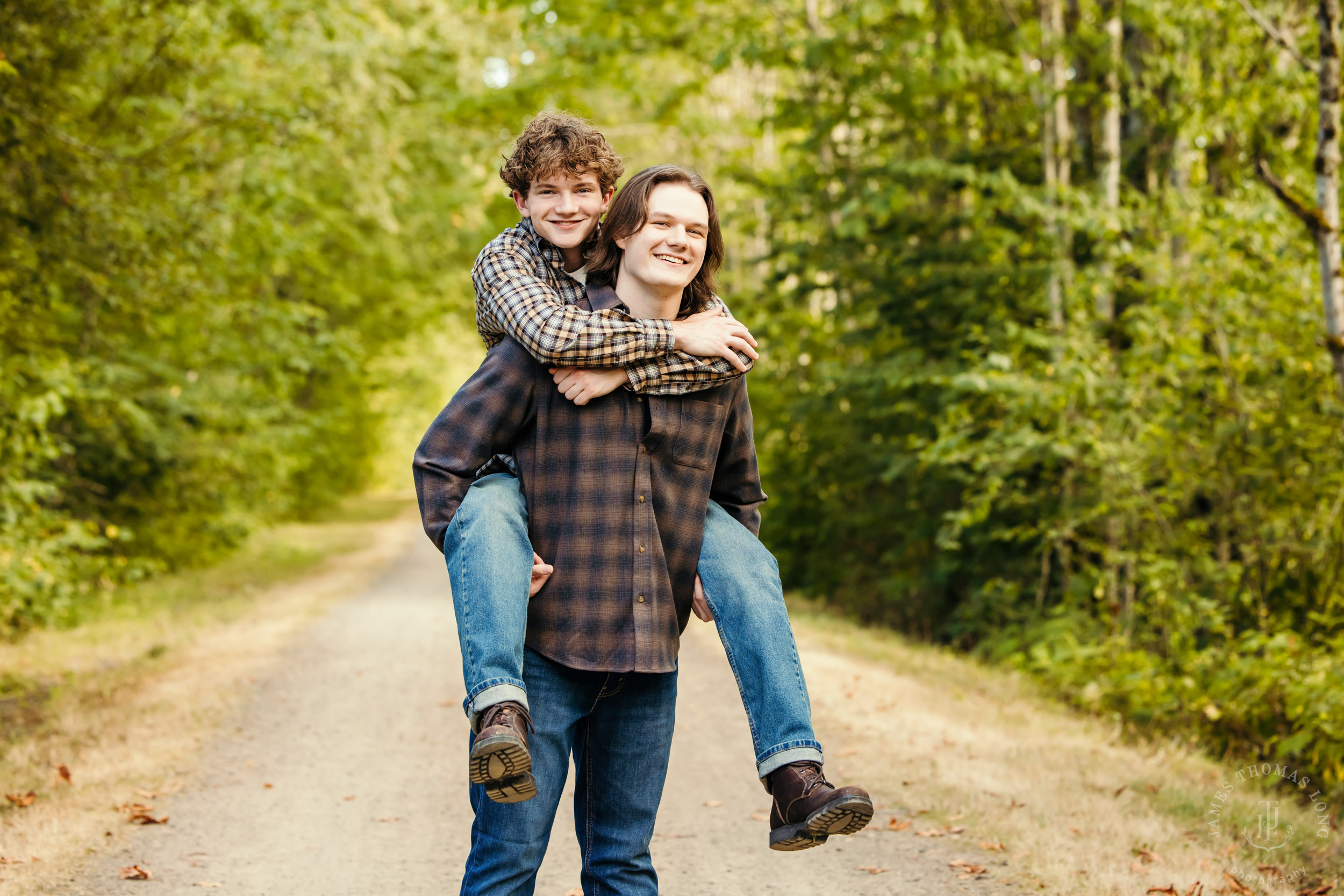 Snoqualmie WA family photography session by Snoqualmie family photographer James Thomas Long Photography