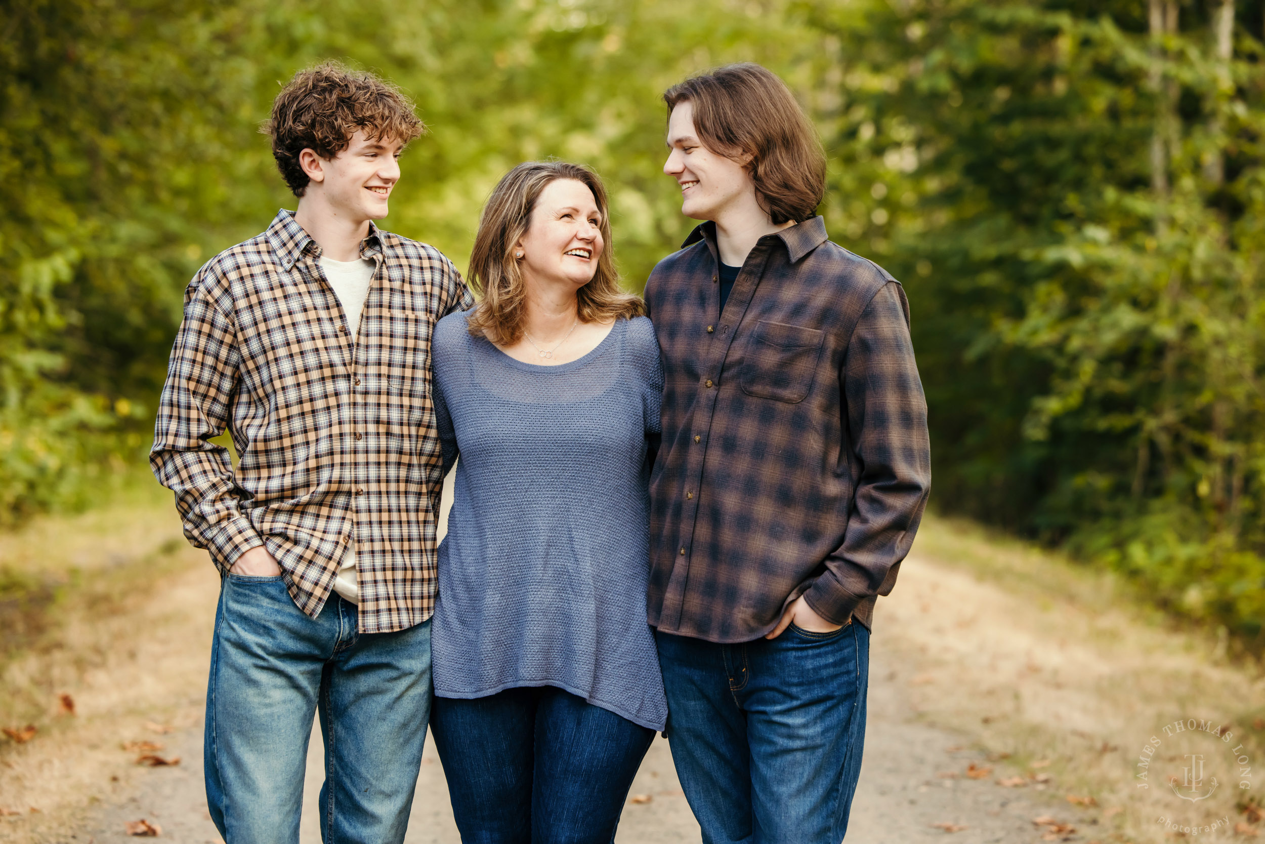 Snoqualmie WA family photography session by Snoqualmie family photographer James Thomas Long Photography