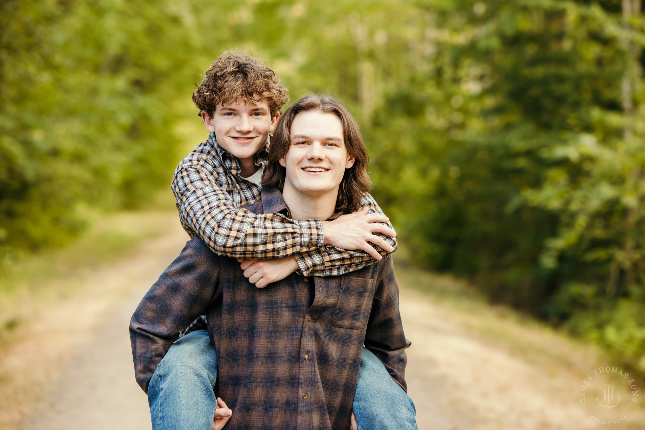 Snoqualmie WA family photography session by Snoqualmie family photographer James Thomas Long Photography