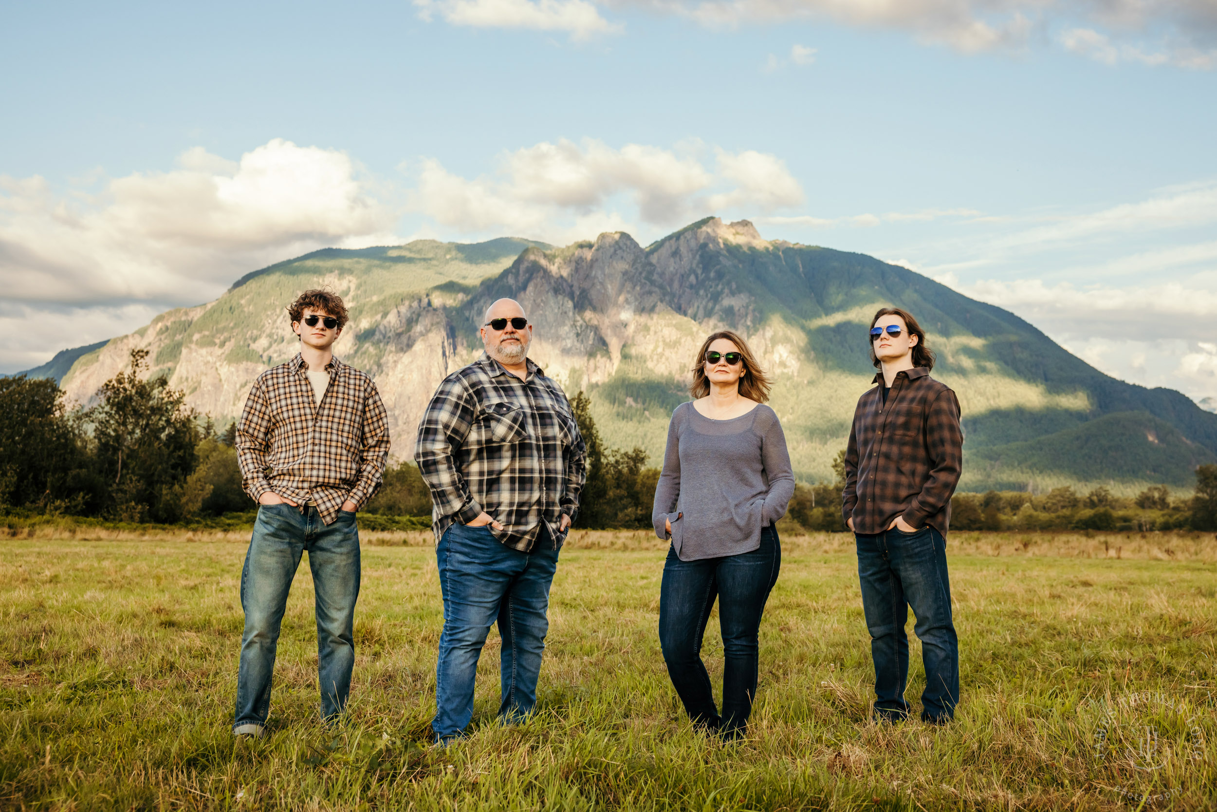 Snoqualmie WA family photography session by Snoqualmie family photographer James Thomas Long Photography