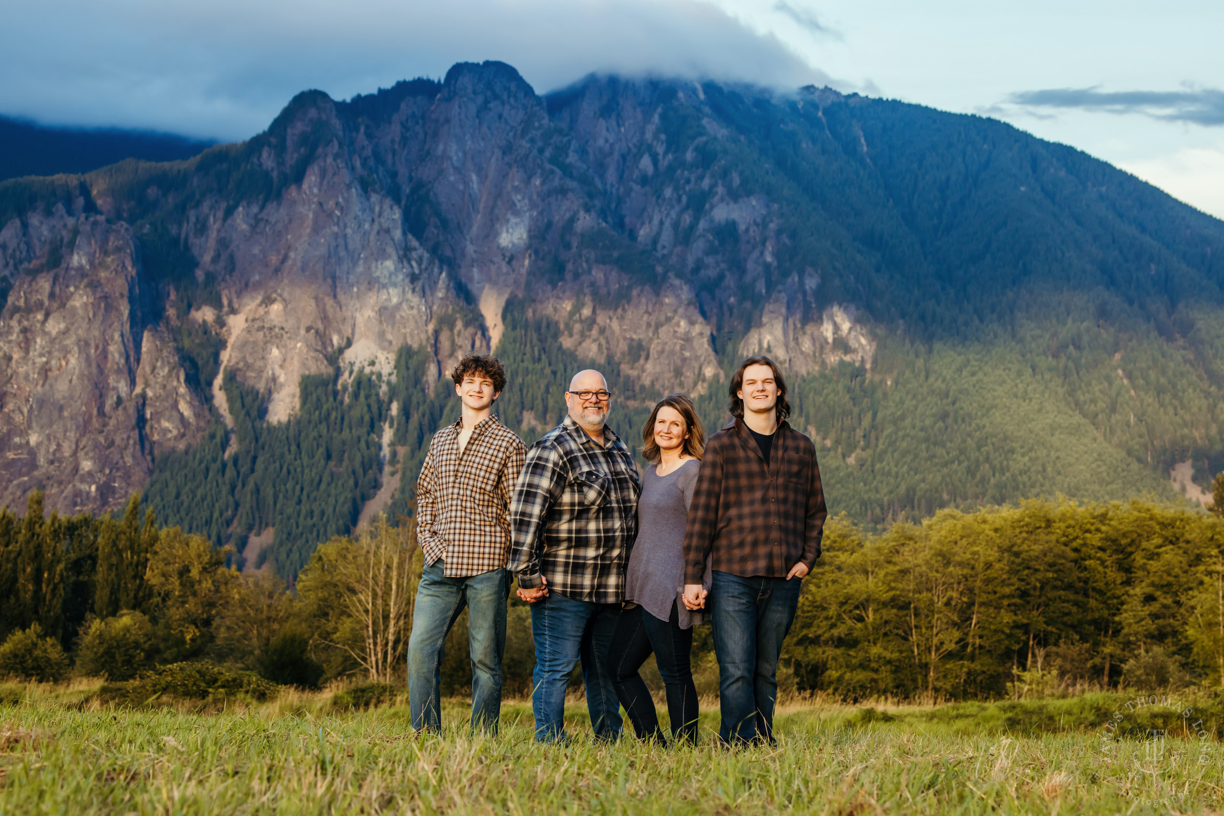 Snoqualmie WA family photography session by Snoqualmie family photographer James Thomas Long Photography