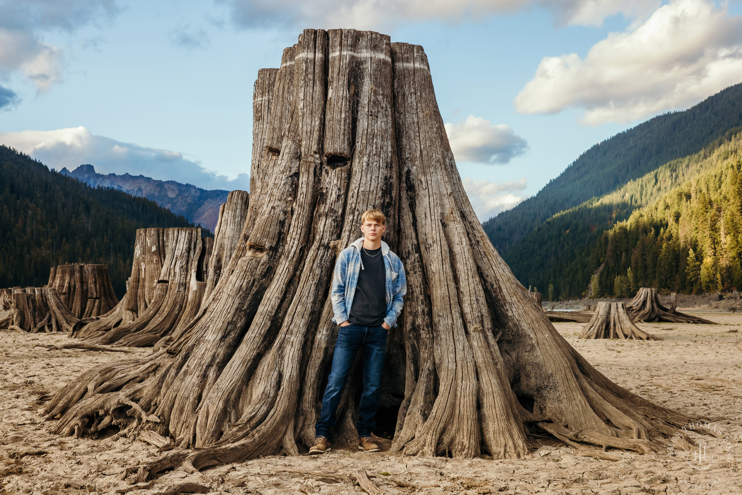 Cascade Mountain adventure HS senior portrait session by Seattle senior portrait photographer James Thomas Long Photography