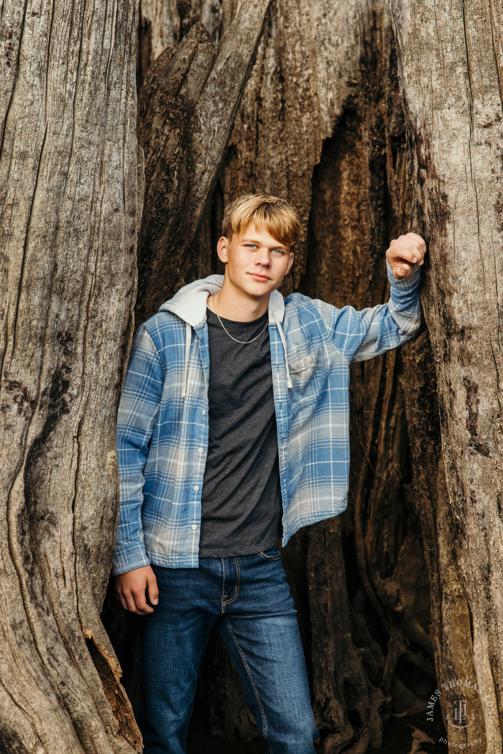 Cascade Mountain adventure HS senior portrait session by Seattle senior portrait photographer James Thomas Long Photography