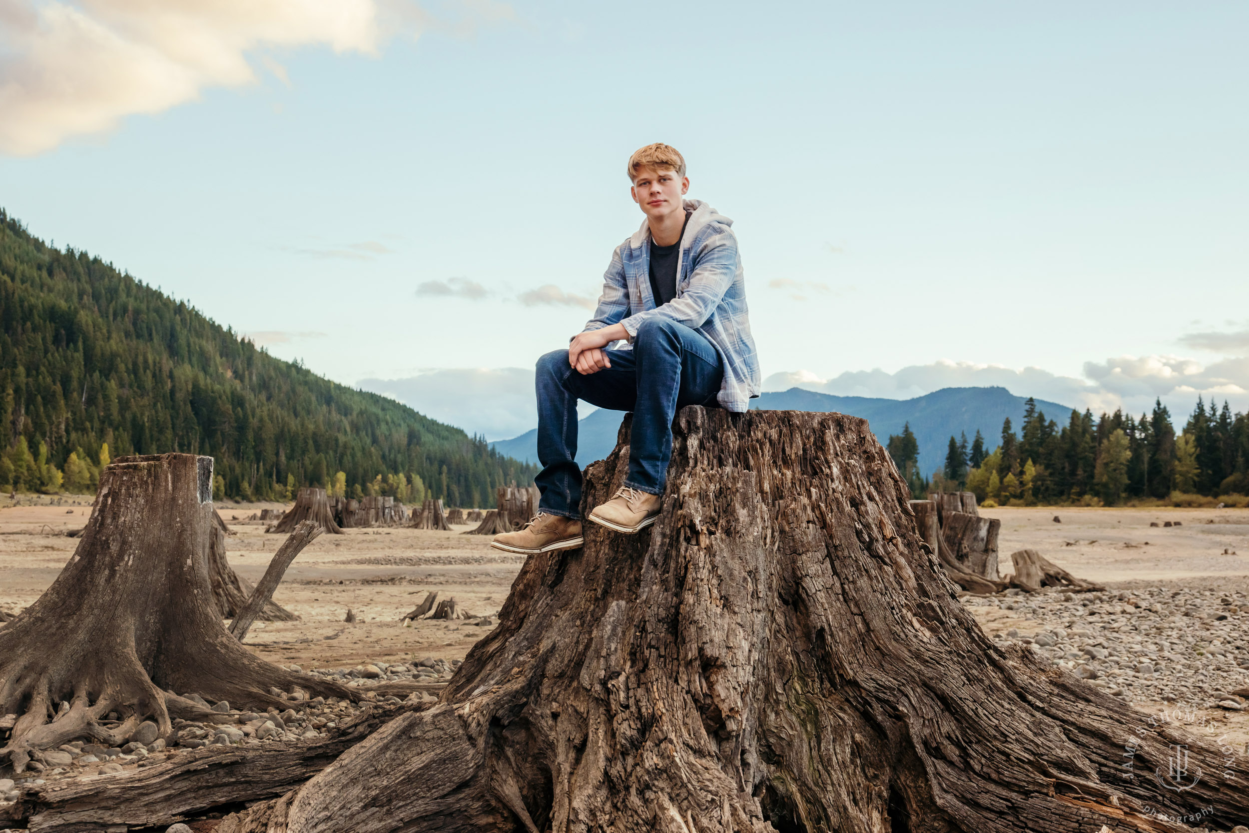 Cascade Mountain adventure HS senior portrait session by Seattle senior portrait photographer James Thomas Long Photography