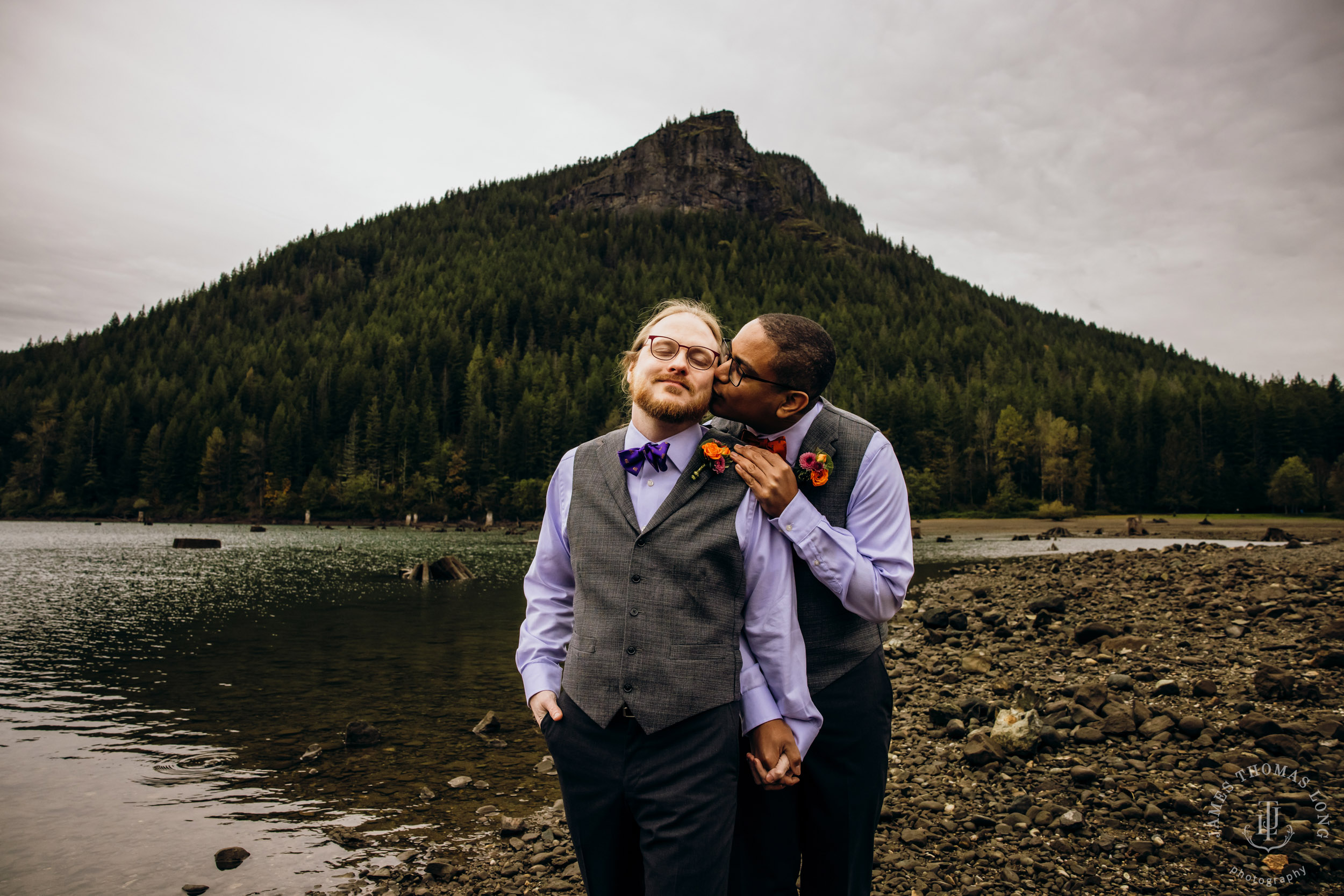 Salish Lodge Snoqualmie wedding by Snoqualmie wedding photographer James Thomas Long Photography