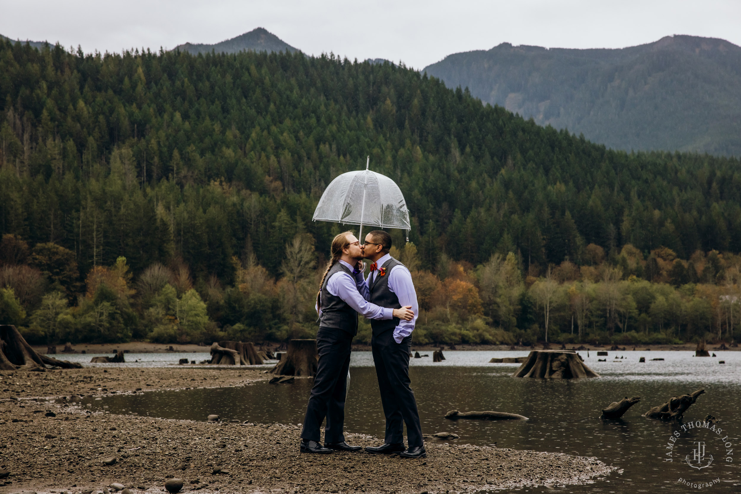 Salish Lodge Snoqualmie wedding by Snoqualmie wedding photographer James Thomas Long Photography