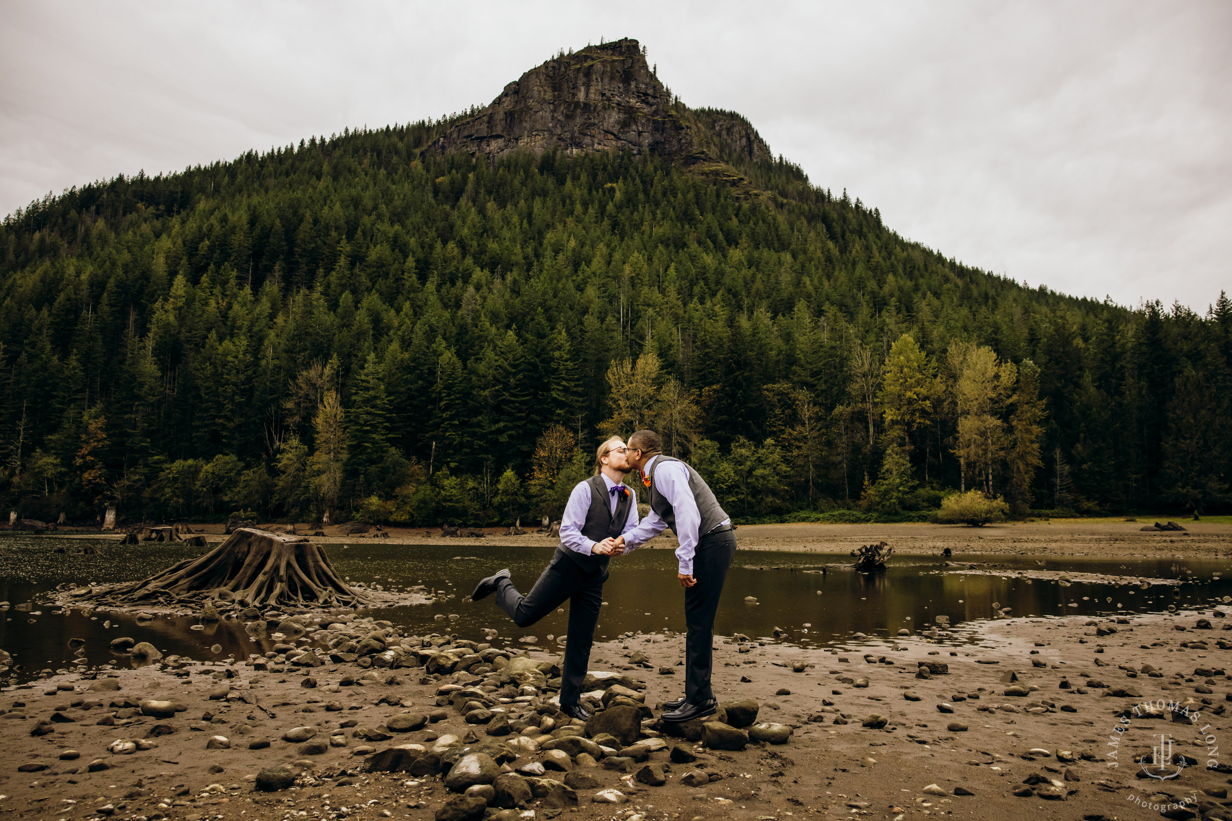 Salish Lodge Snoqualmie wedding by Snoqualmie wedding photographer James Thomas Long Photography