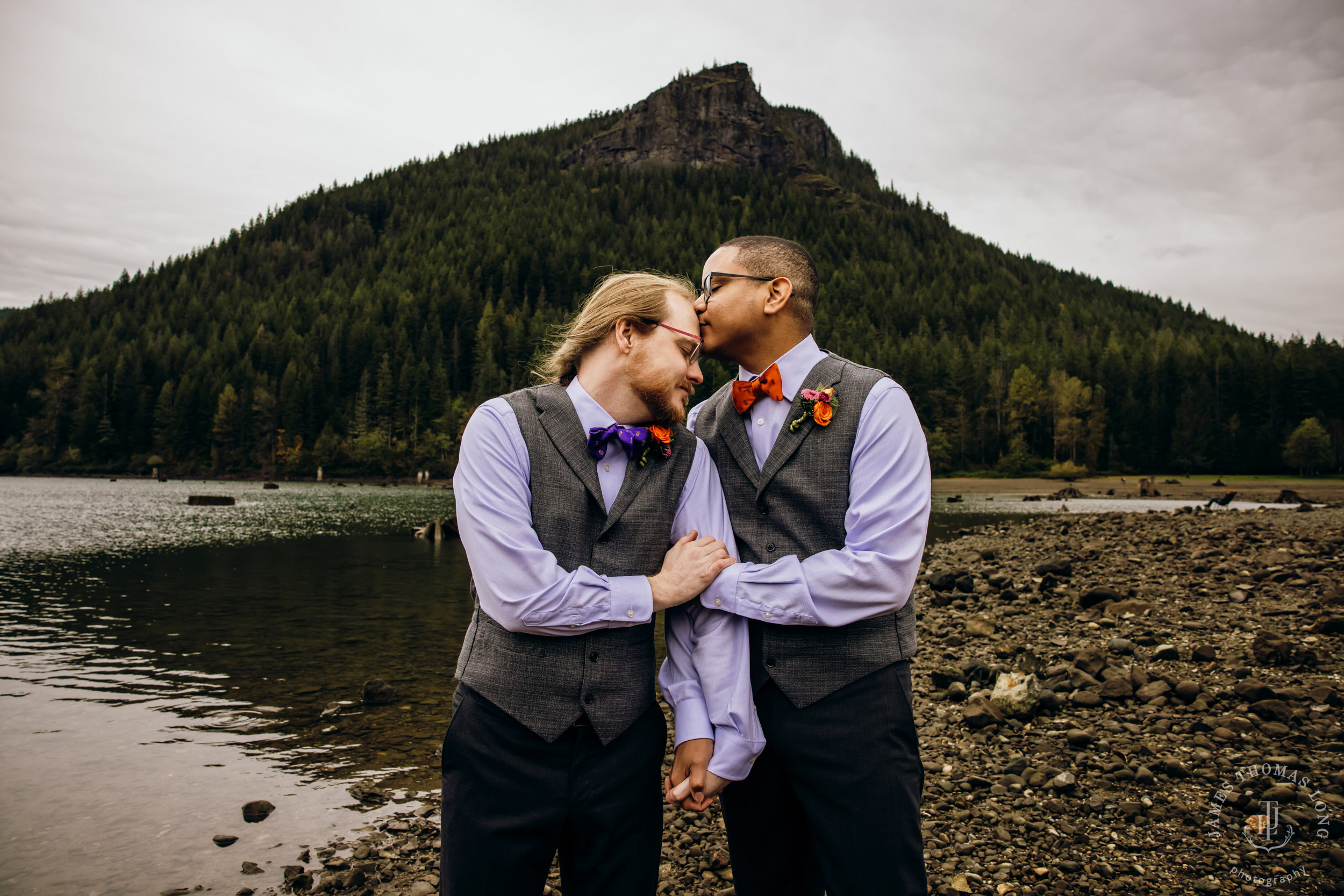 Salish Lodge Snoqualmie wedding by Snoqualmie wedding photographer James Thomas Long Photography