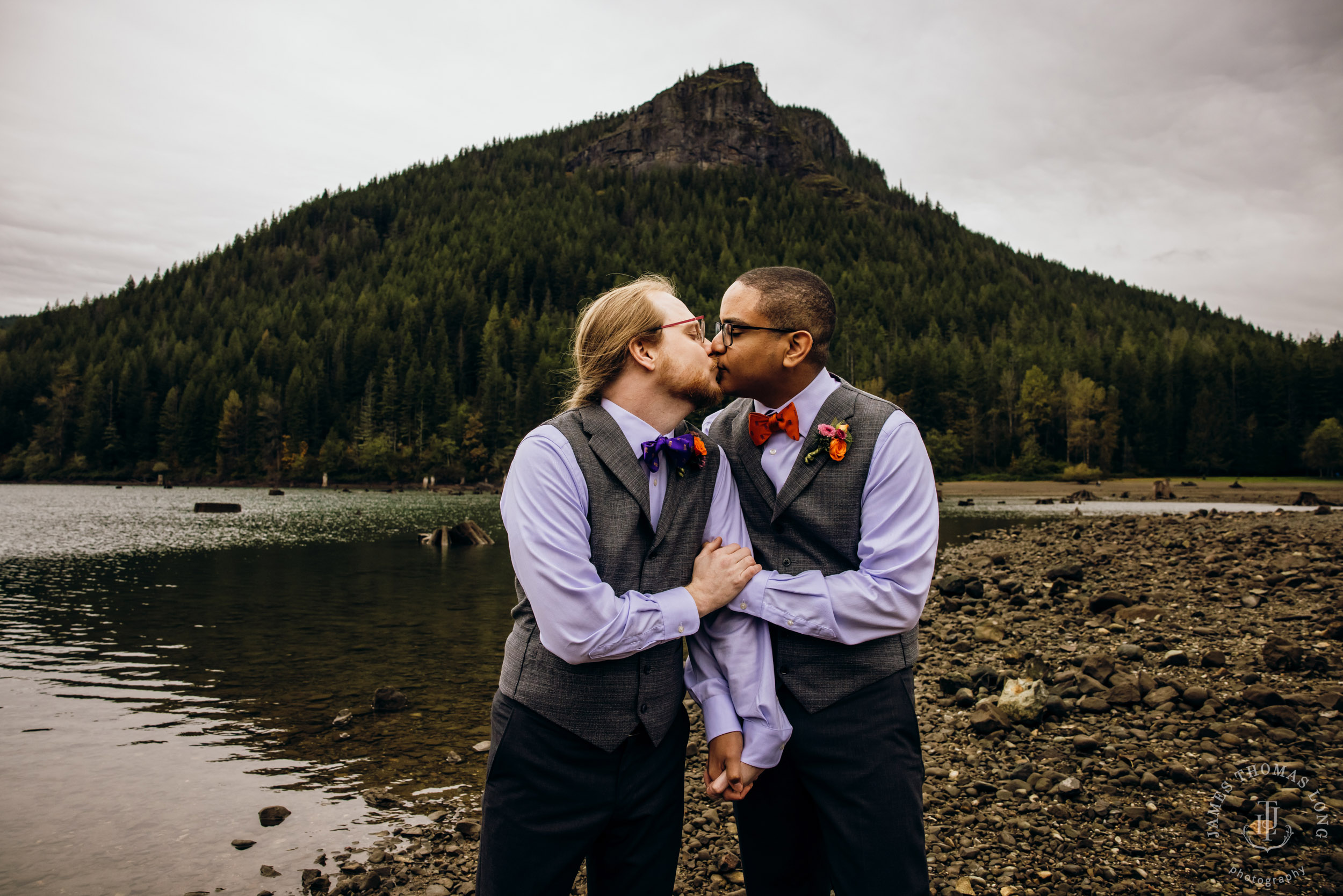 Salish Lodge Snoqualmie wedding by Snoqualmie wedding photographer James Thomas Long Photography