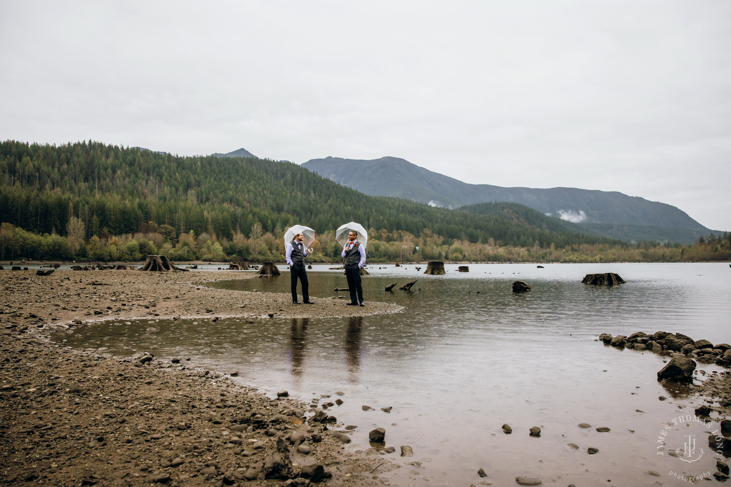 Salish Lodge Snoqualmie wedding by Snoqualmie wedding photographer James Thomas Long Photography