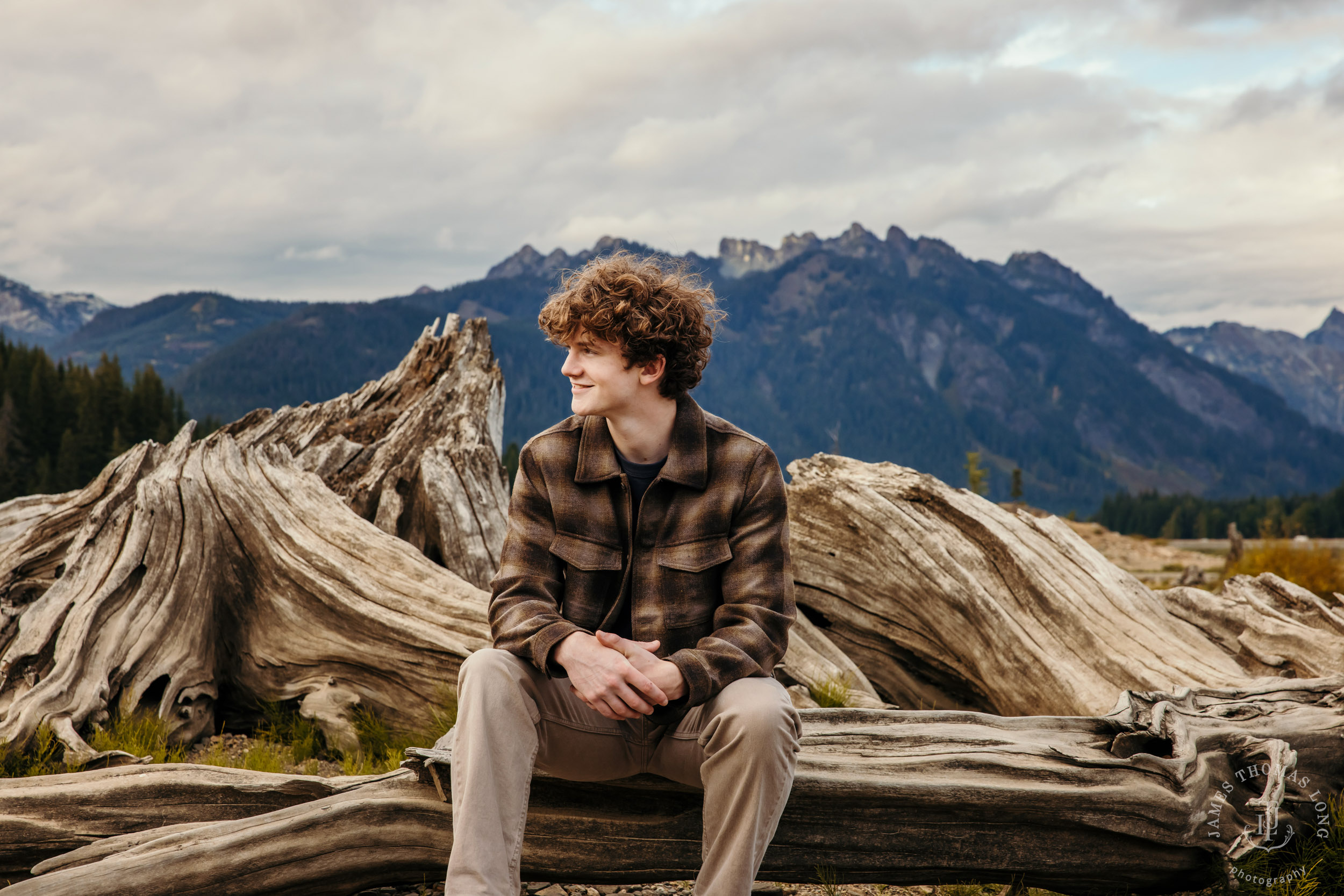 Snoqualmie Pass adventure senior photography session by Snoqualmie senior portrait photographer James Thomas Long Photography