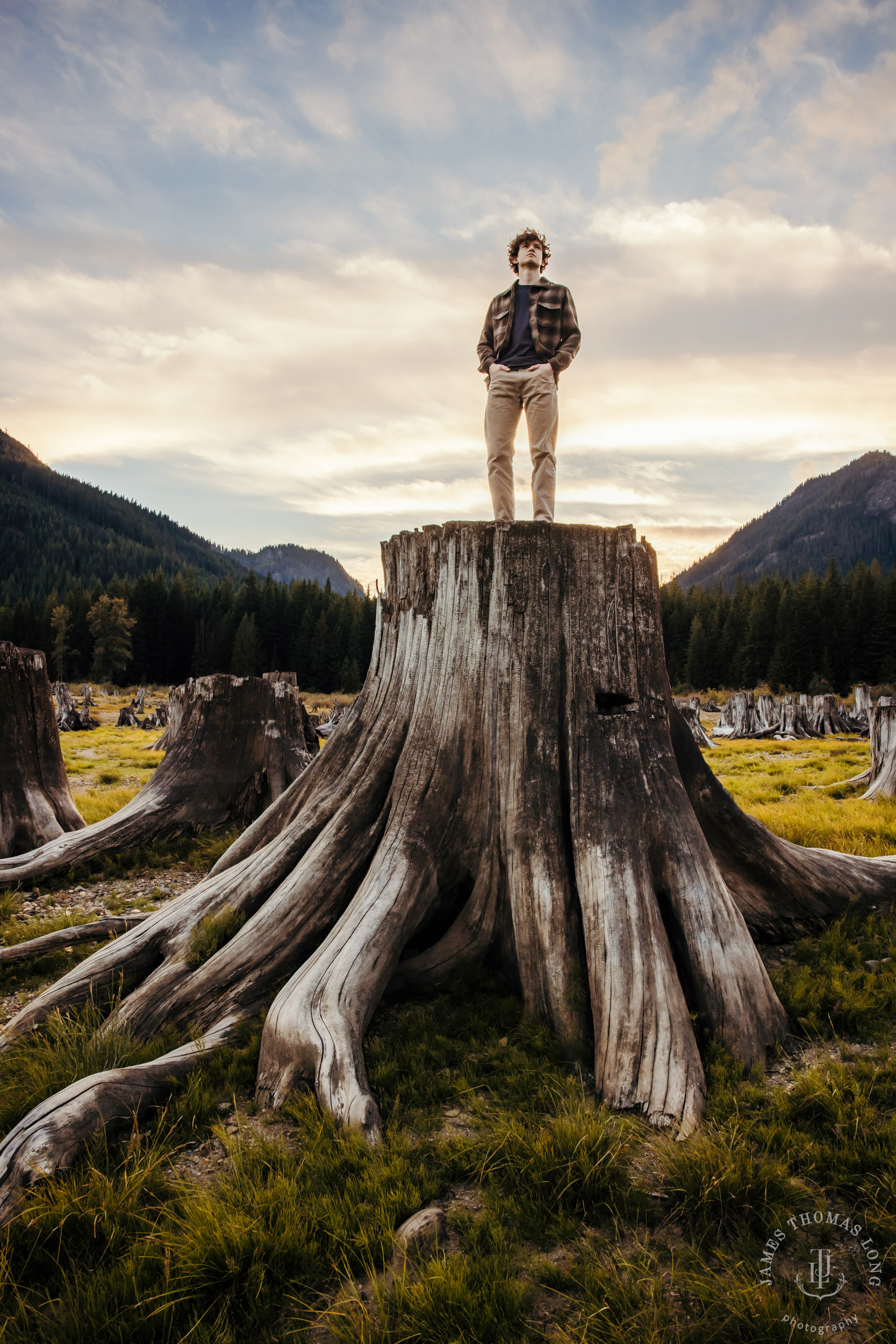 Snoqualmie Pass adventure senior photography session by Snoqualmie senior portrait photographer James Thomas Long Photography