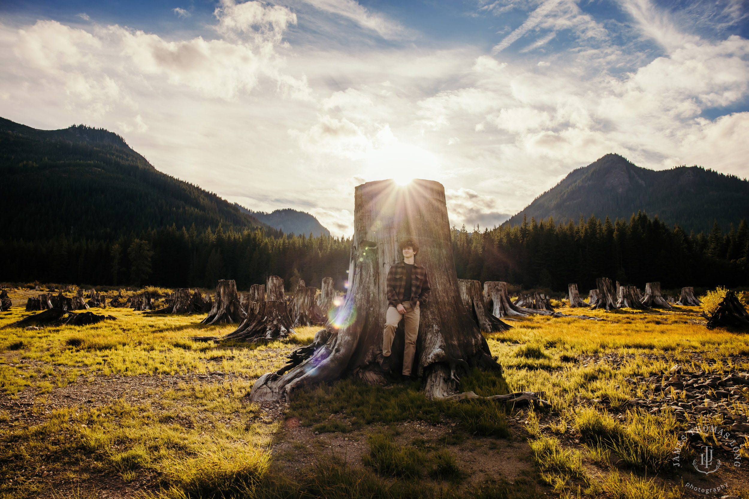 Snoqualmie Pass adventure senior photography session by Snoqualmie senior portrait photographer James Thomas Long Photography