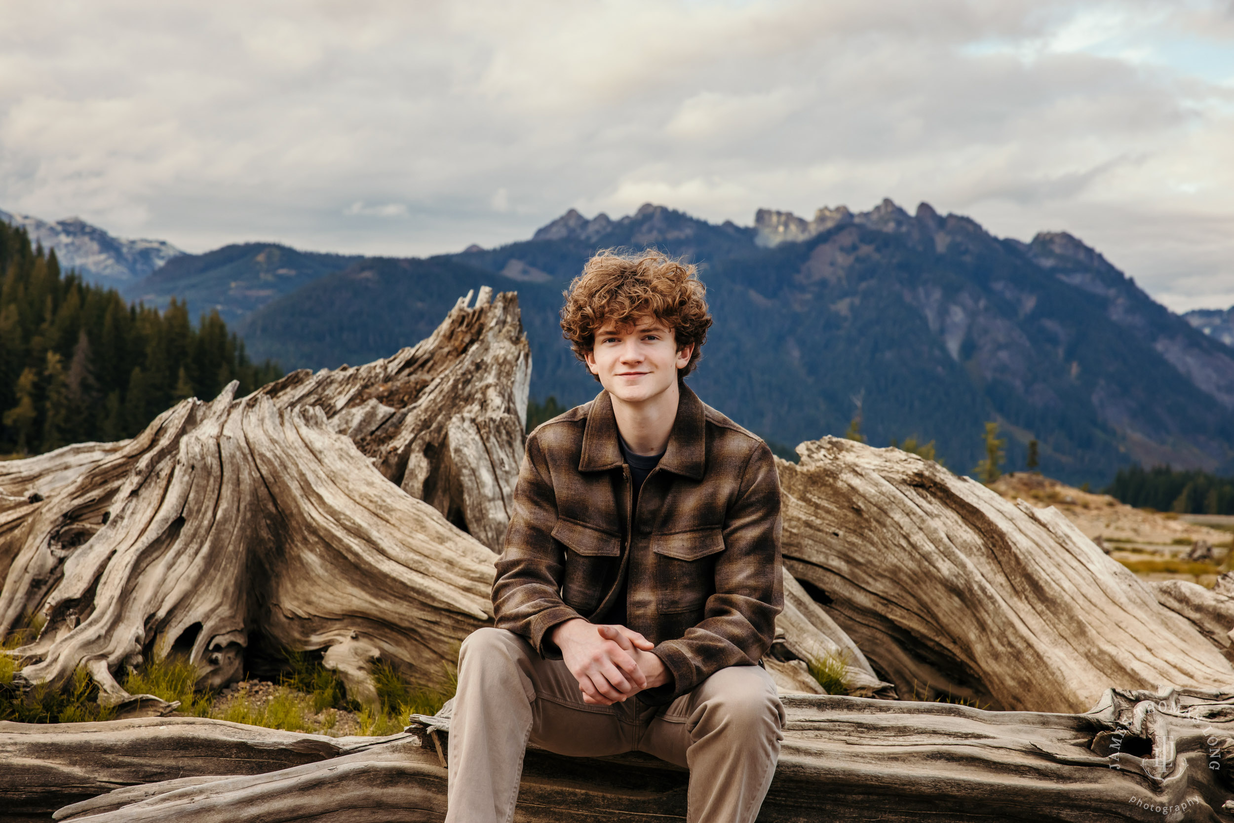 Snoqualmie Pass adventure senior photography session by Snoqualmie senior portrait photographer James Thomas Long Photography