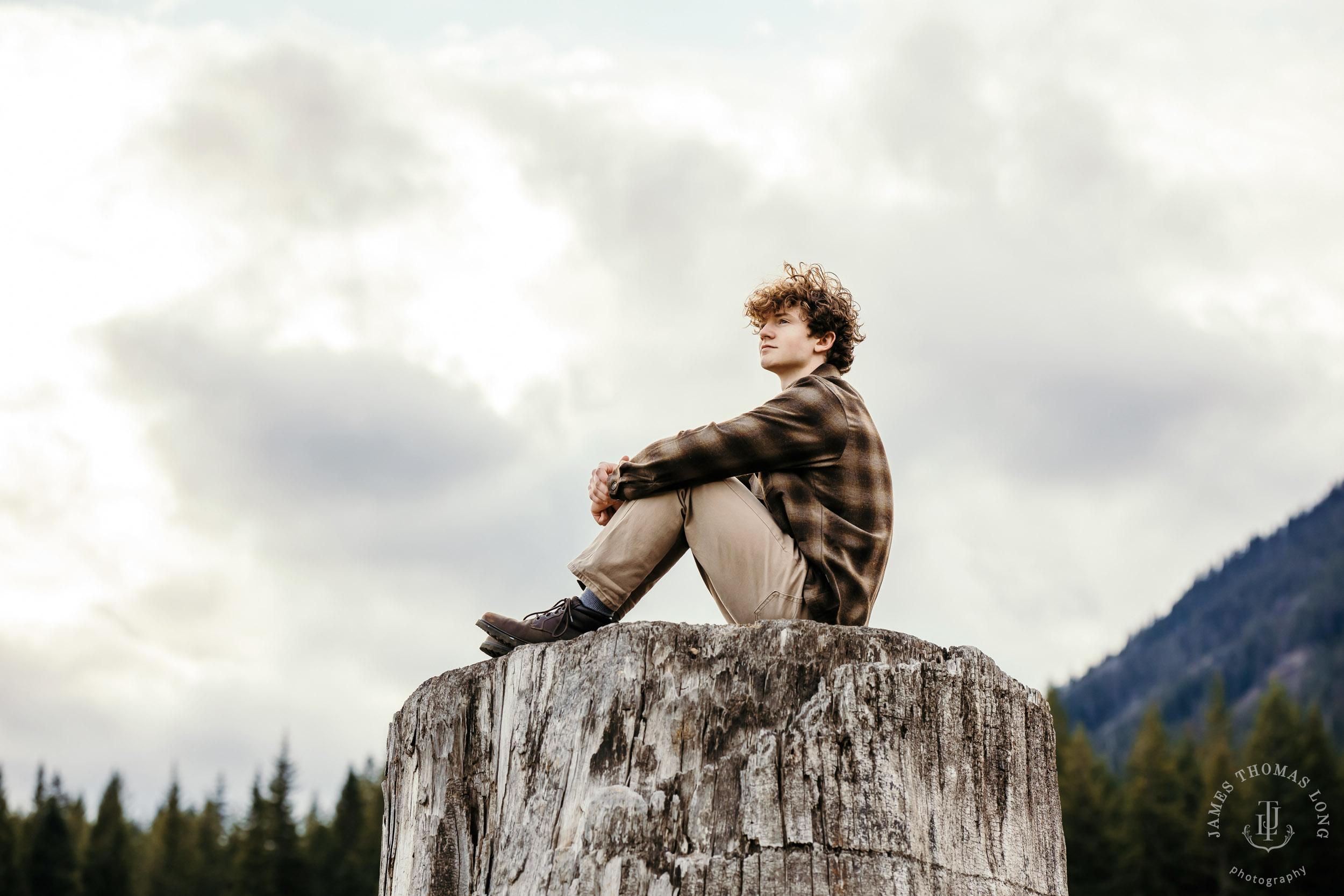 Snoqualmie Pass adventure senior photography session by Snoqualmie senior portrait photographer James Thomas Long Photography