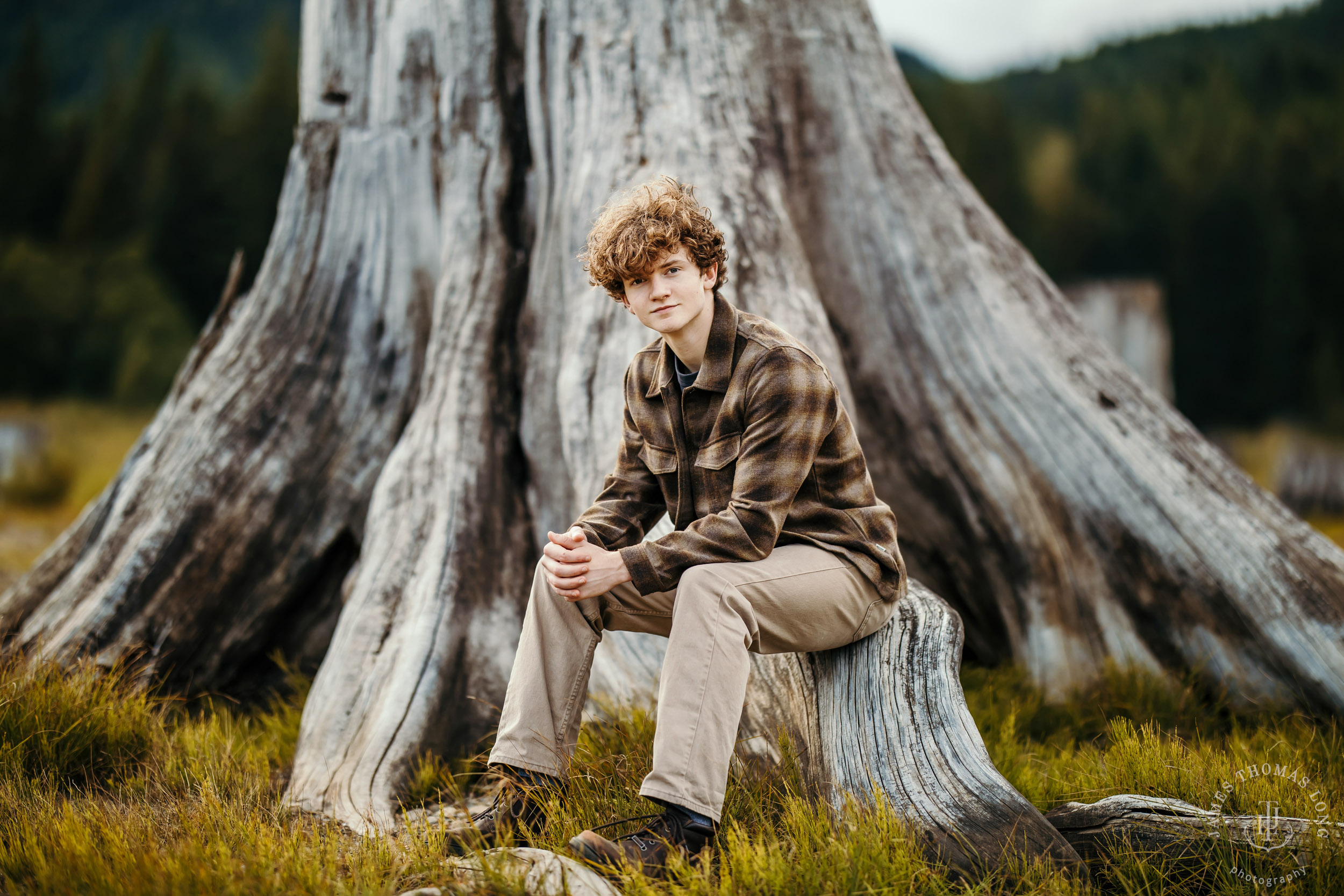 Snoqualmie Pass adventure senior photography session by Snoqualmie senior portrait photographer James Thomas Long Photography