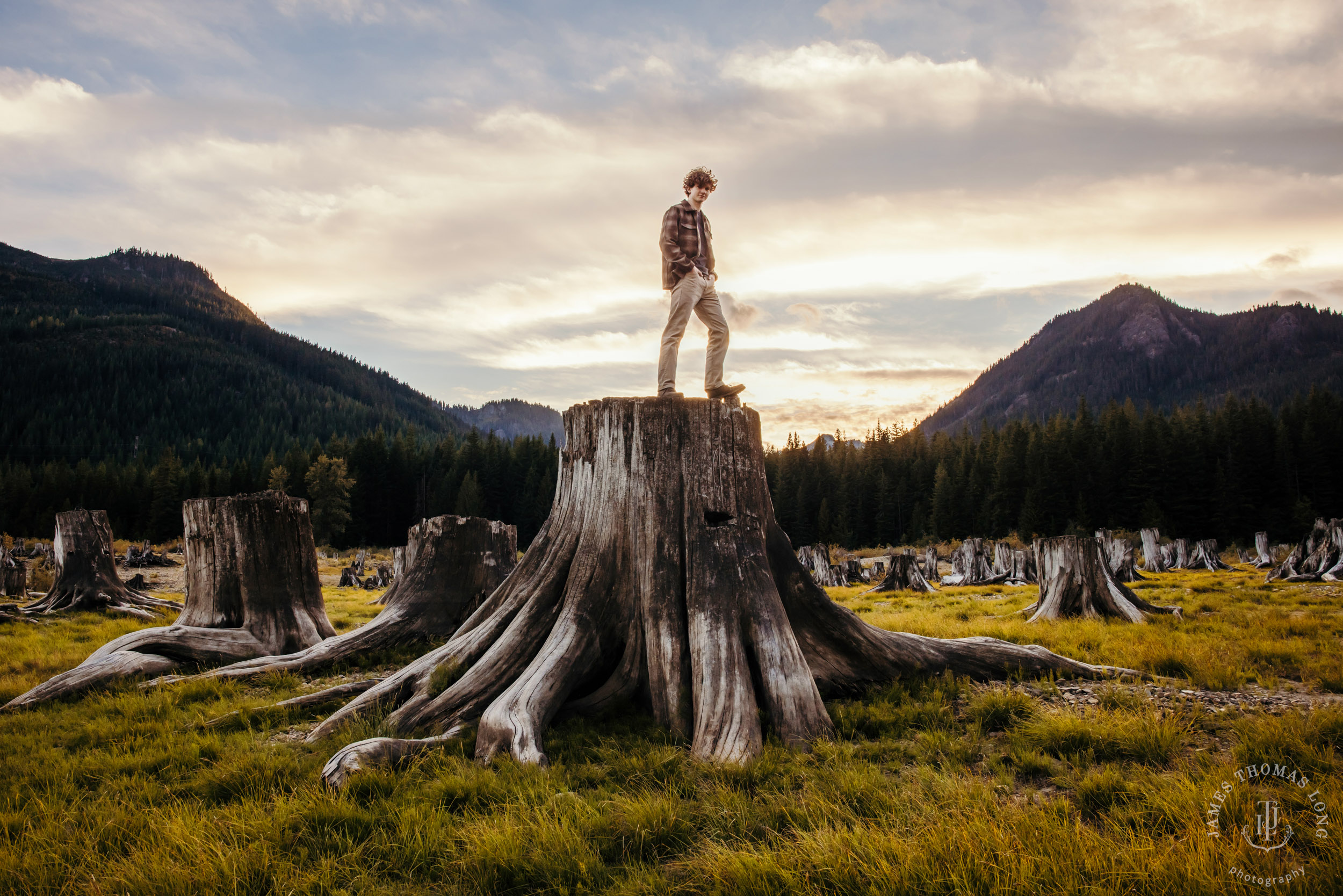 Snoqualmie Pass adventure senior photography session by Snoqualmie senior portrait photographer James Thomas Long Photography