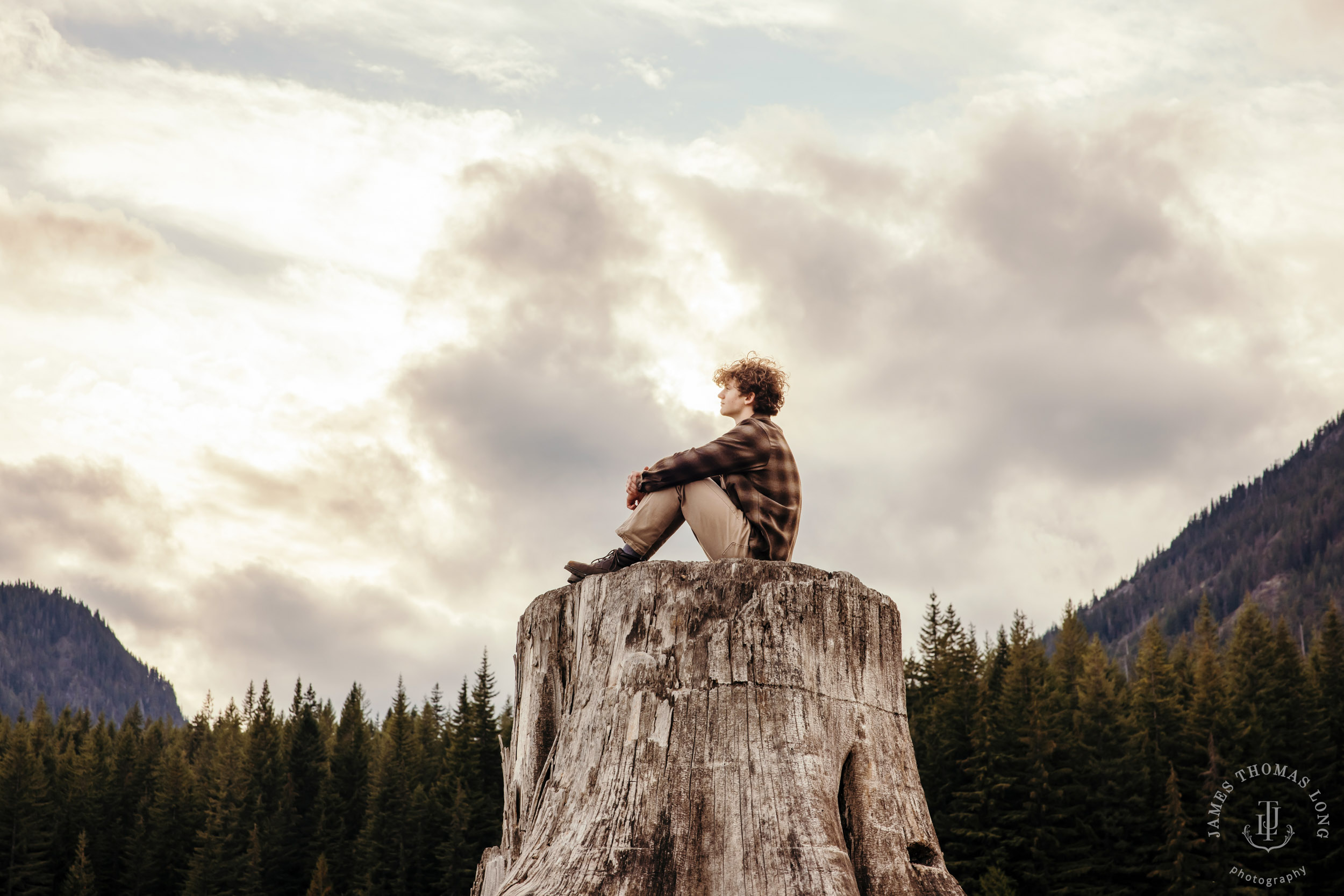 Snoqualmie Pass adventure senior photography session by Snoqualmie senior portrait photographer James Thomas Long Photography