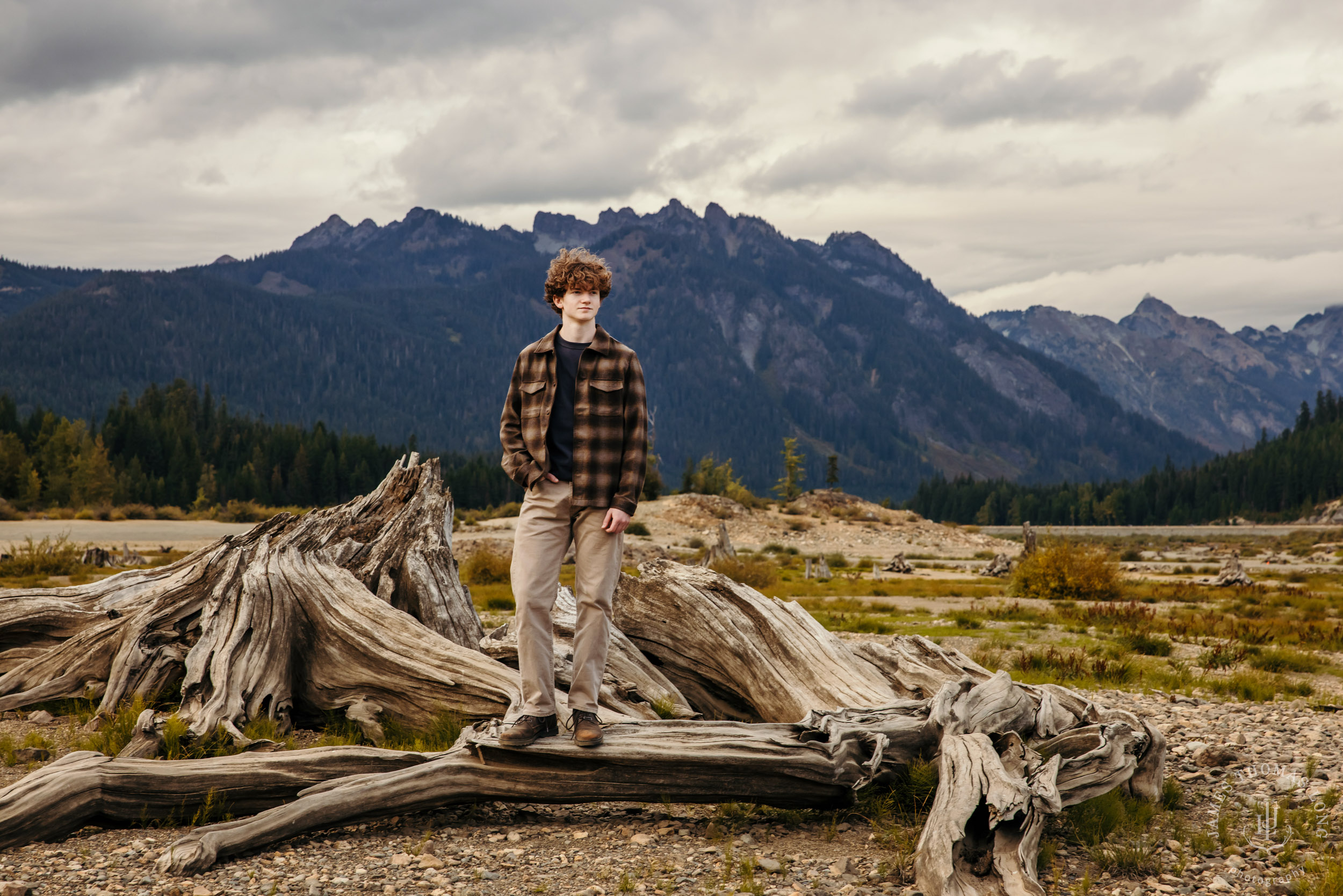 Snoqualmie Pass adventure senior photography session by Snoqualmie senior portrait photographer James Thomas Long Photography