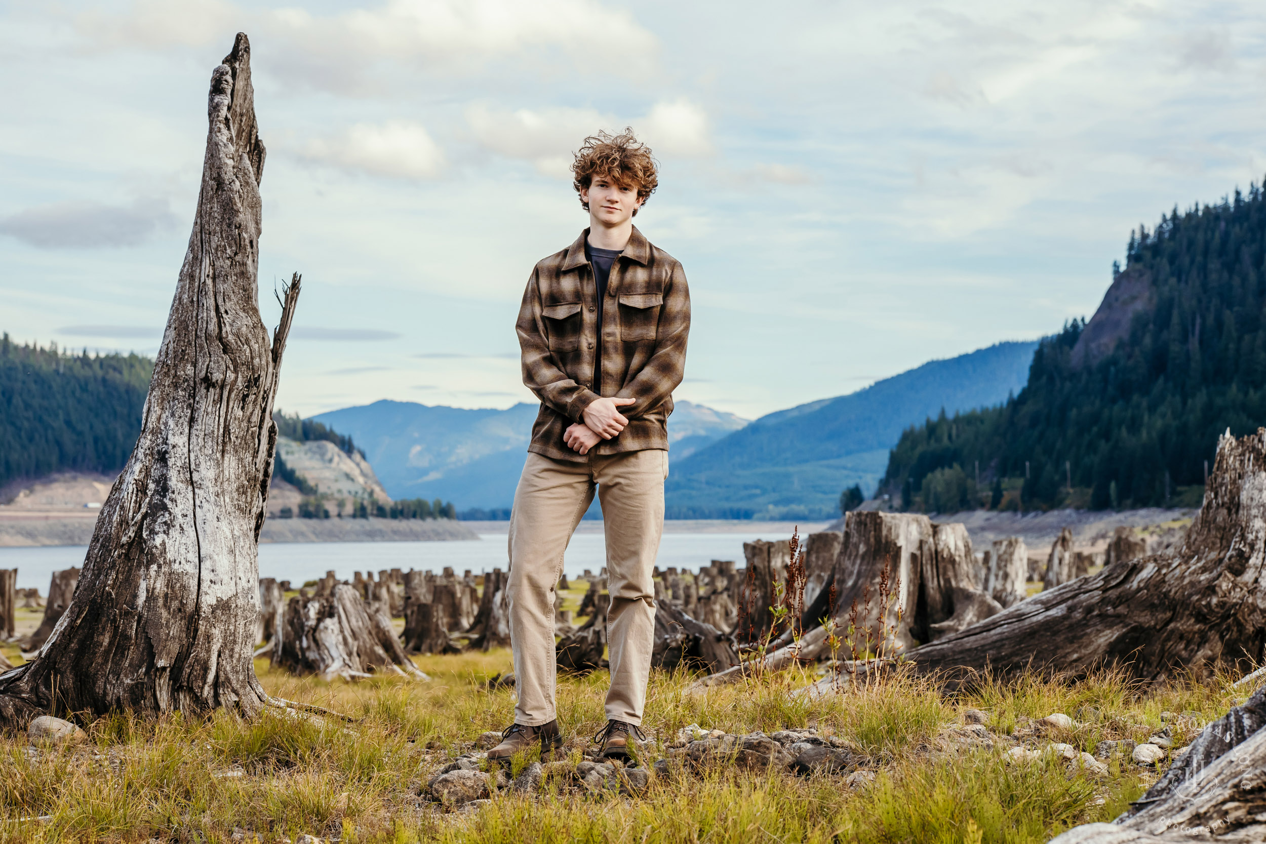 Snoqualmie Pass adventure senior photography session by Snoqualmie senior portrait photographer James Thomas Long Photography