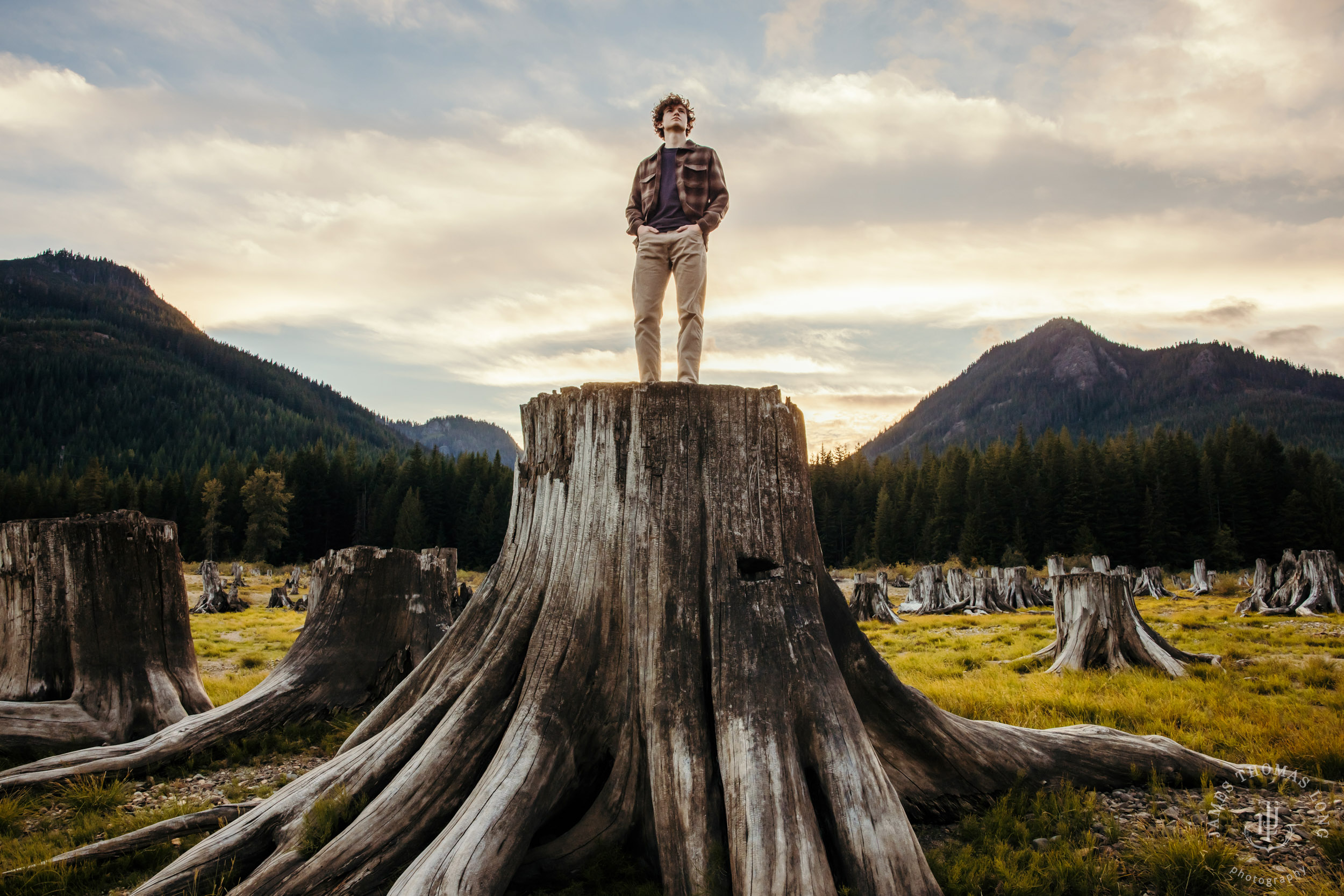 Snoqualmie Pass adventure senior photography session by Snoqualmie senior portrait photographer James Thomas Long Photography