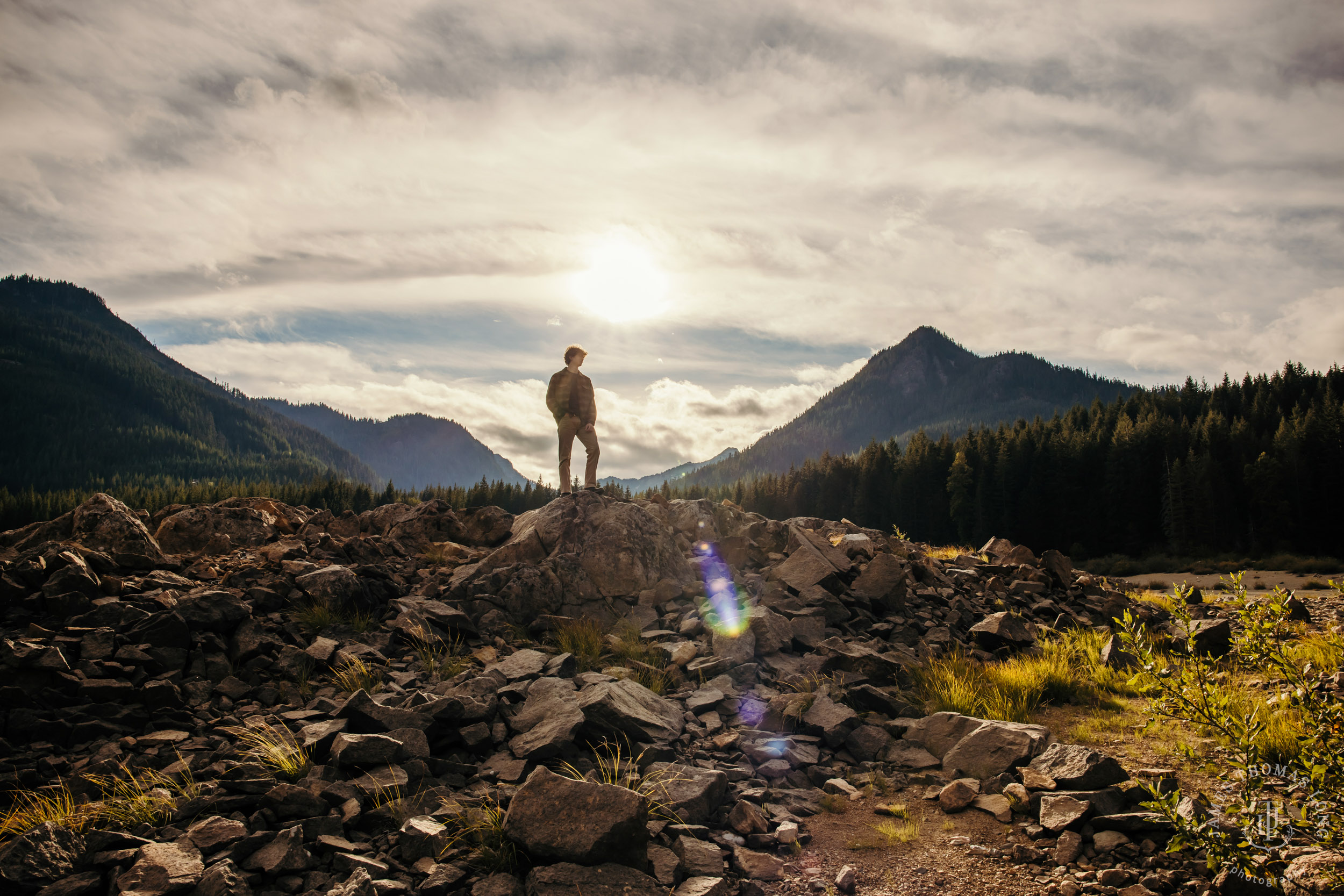 Snoqualmie Pass adventure senior photography session by Snoqualmie senior portrait photographer James Thomas Long Photography