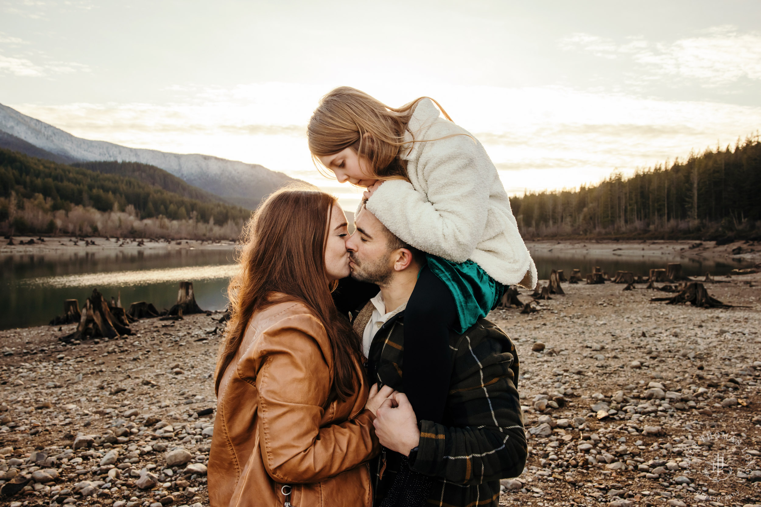 Snoqualmie adventure family and engagement session by Snoqualmie adventure family photographer James Thomas Long Photography