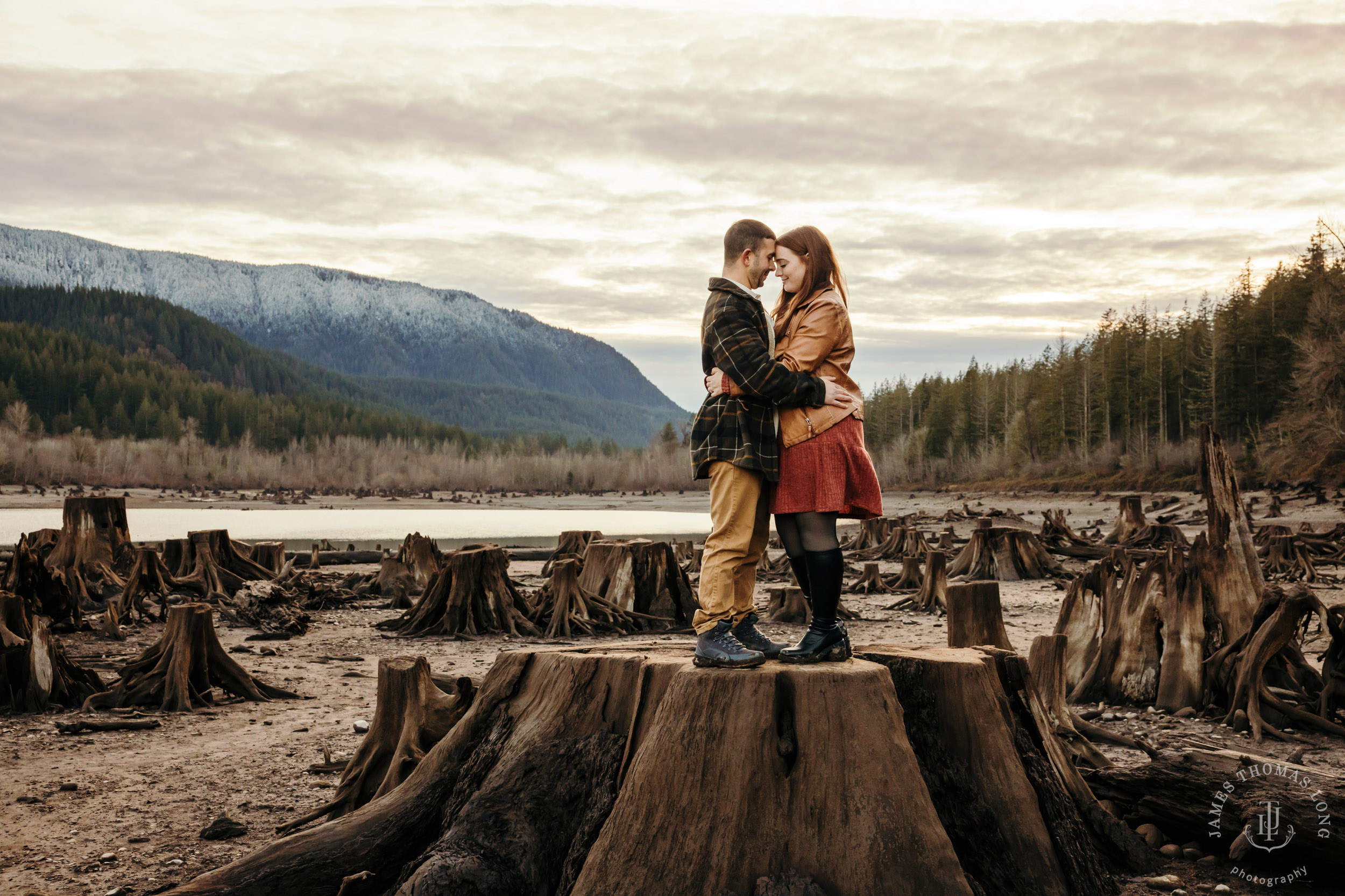 Snoqualmie adventure family and engagement session by Snoqualmie adventure family photographer James Thomas Long Photography