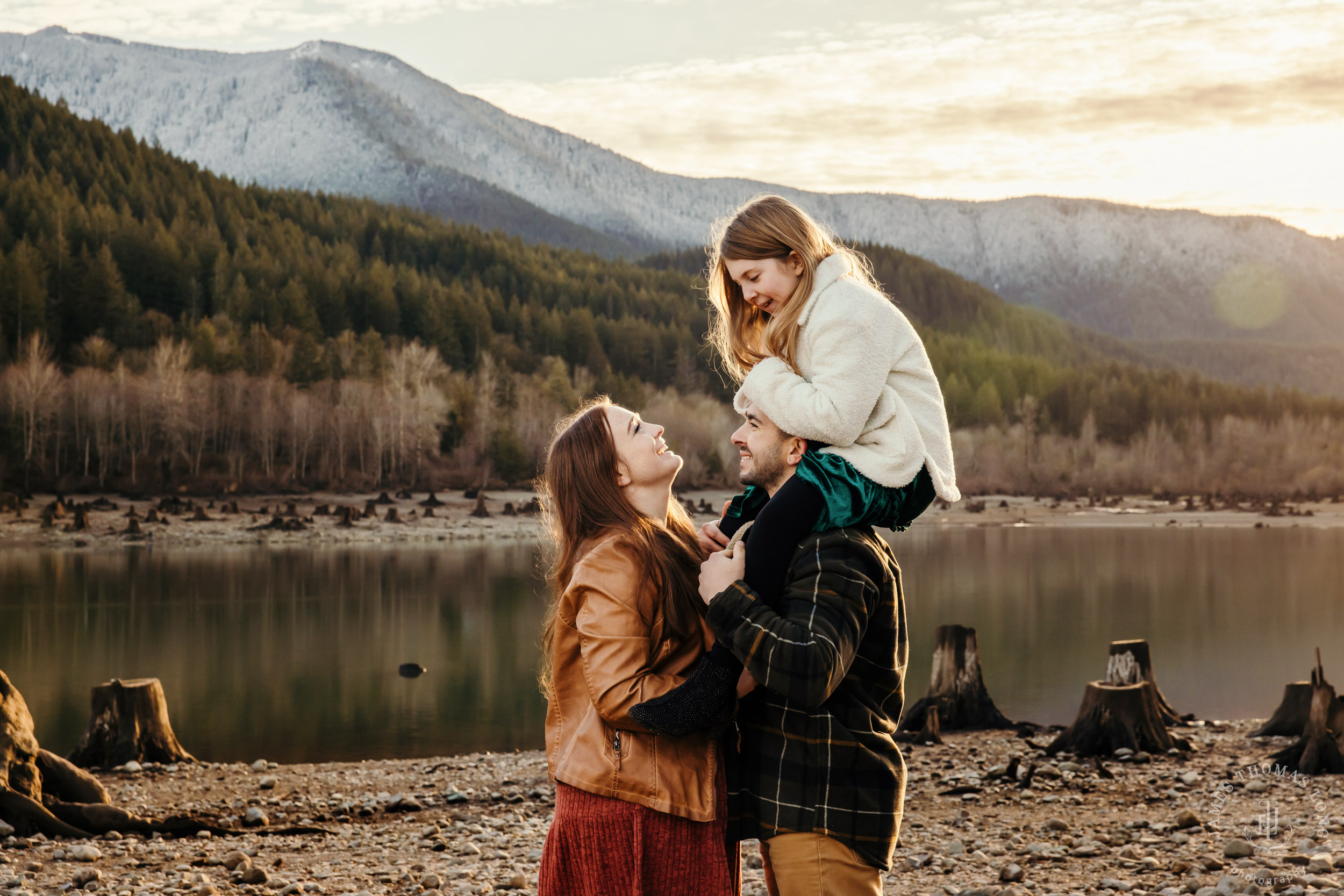 Snoqualmie adventure family and engagement session by Snoqualmie adventure family photographer James Thomas Long Photography