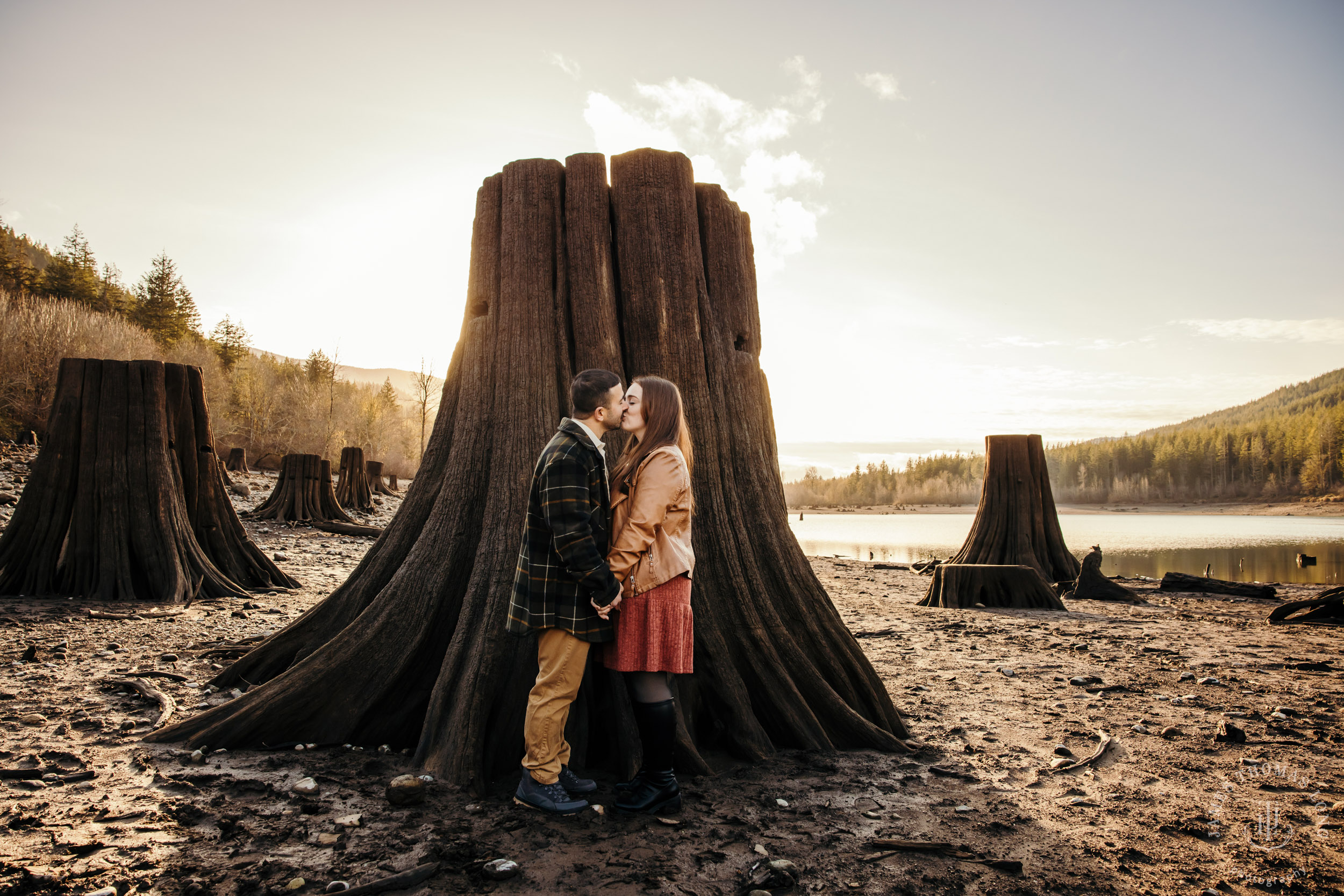 Snoqualmie adventure family and engagement session by Snoqualmie adventure family photographer James Thomas Long Photography