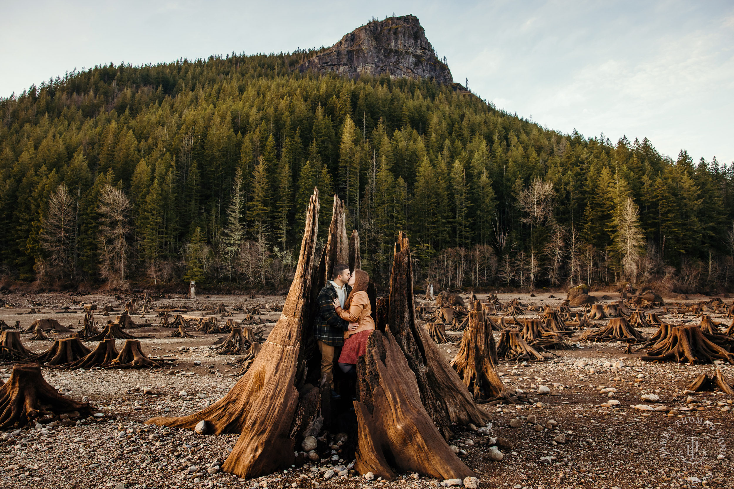 Snoqualmie adventure family and engagement session by Snoqualmie adventure family photographer James Thomas Long Photography