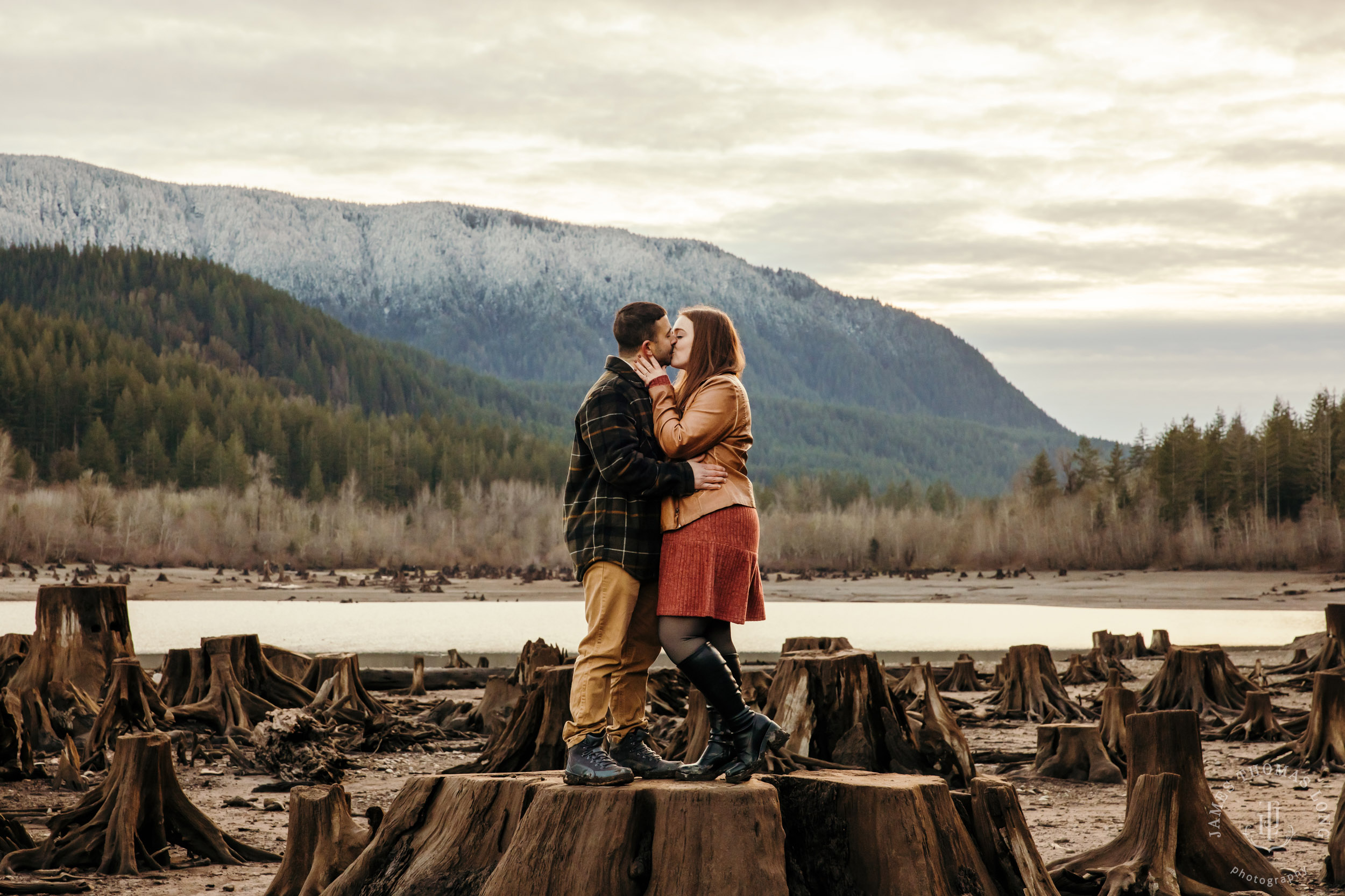 Snoqualmie adventure family and engagement session by Snoqualmie adventure family photographer James Thomas Long Photography