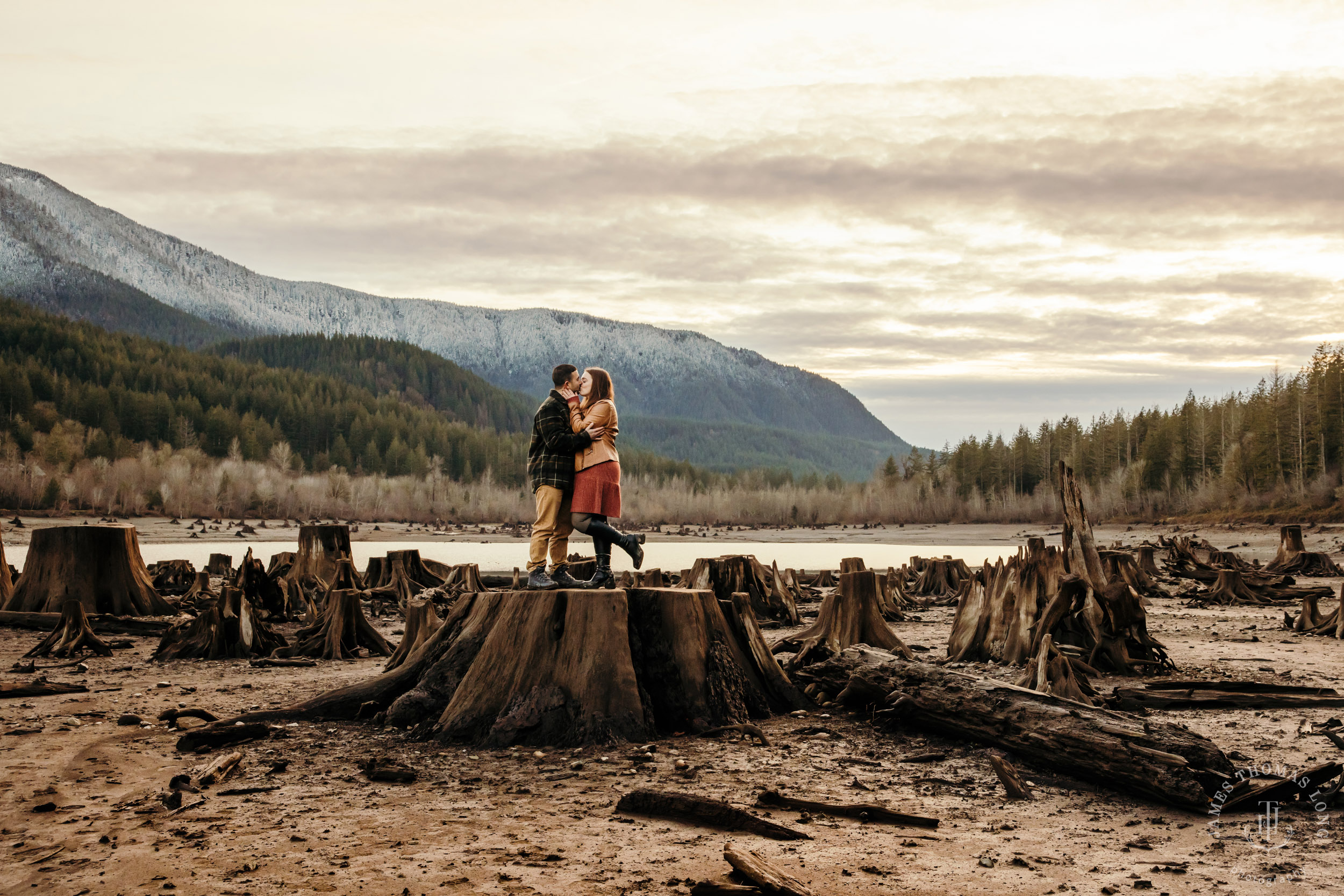 Snoqualmie adventure family and engagement session by Snoqualmie adventure family photographer James Thomas Long Photography