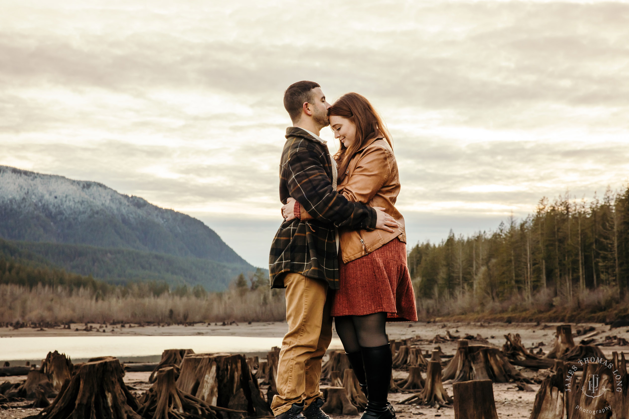 Snoqualmie adventure family and engagement session by Snoqualmie adventure family photographer James Thomas Long Photography