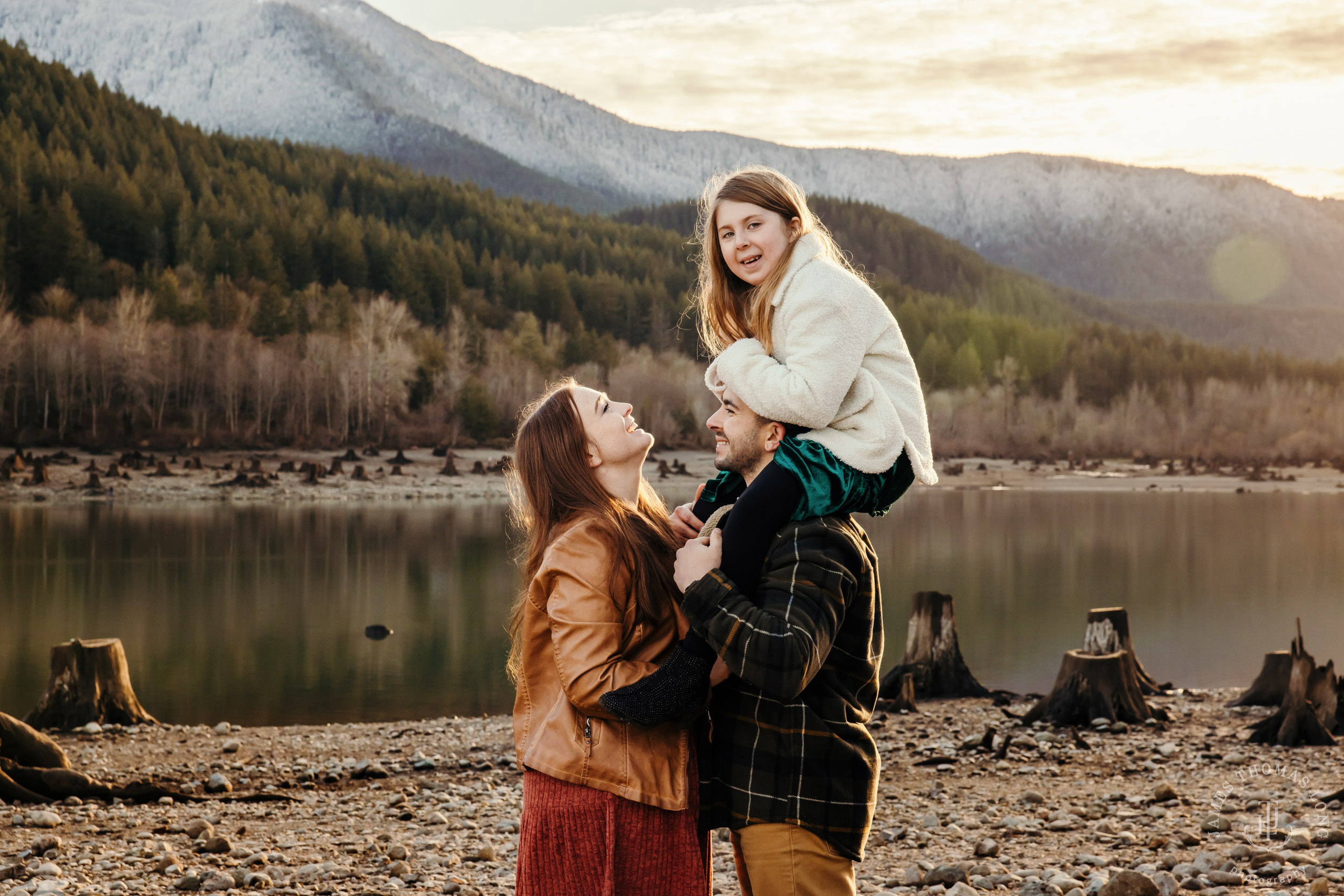 Snoqualmie adventure family and engagement session by Snoqualmie adventure family photographer James Thomas Long Photography