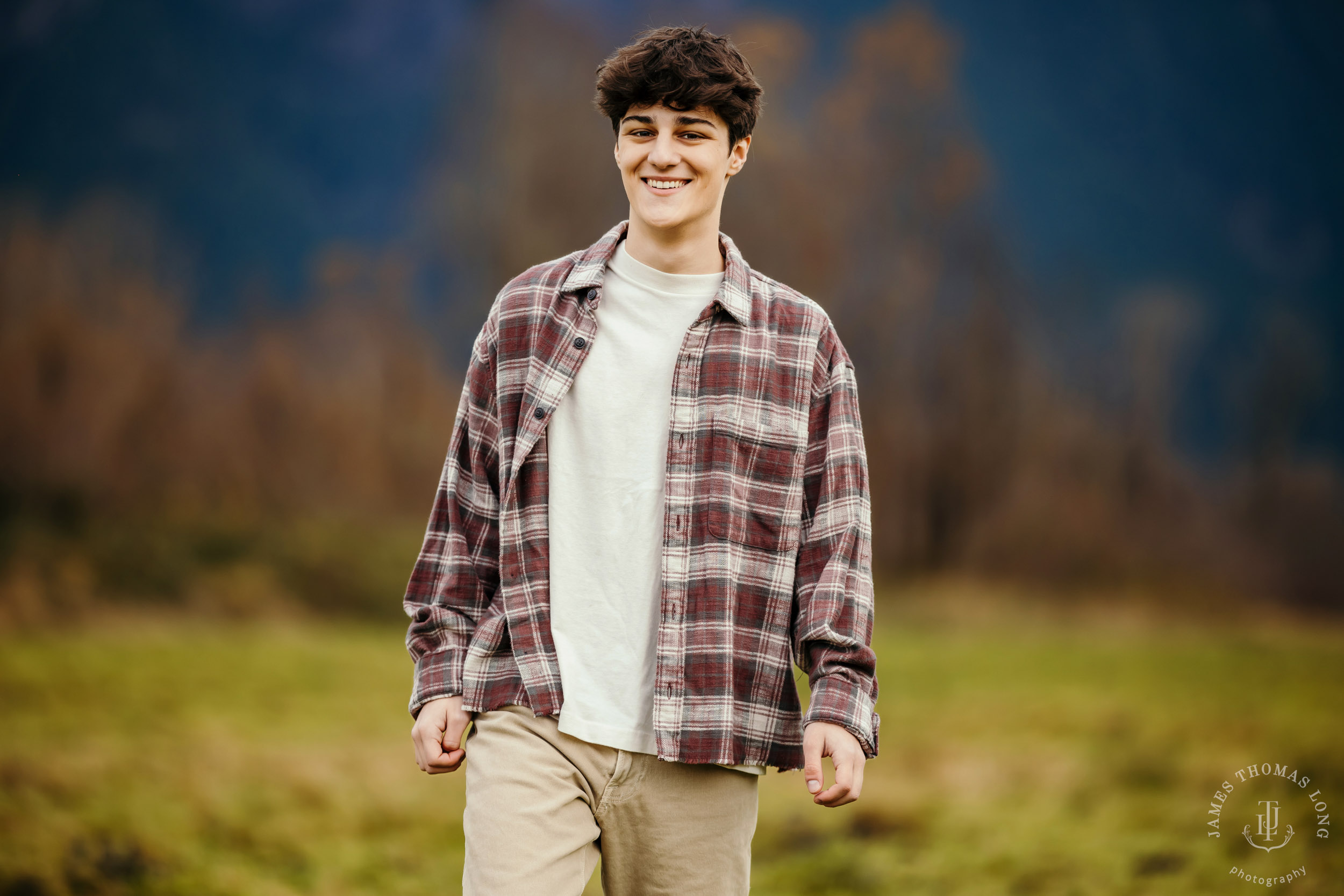 Snoqualmie adventure HS senior portrait session by Snoqualmie senior portrait photographer James Thomas Long Photography