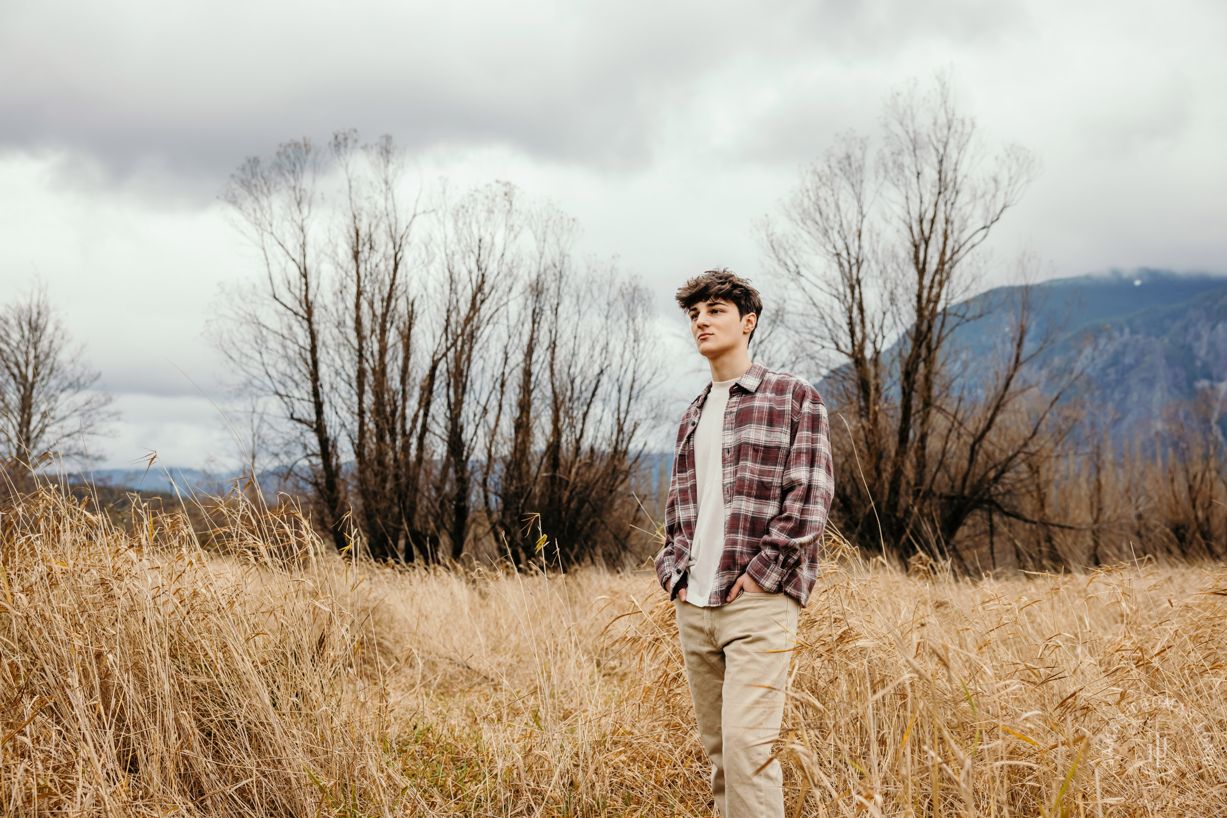 Snoqualmie adventure HS senior portrait session by Snoqualmie senior portrait photographer James Thomas Long Photography