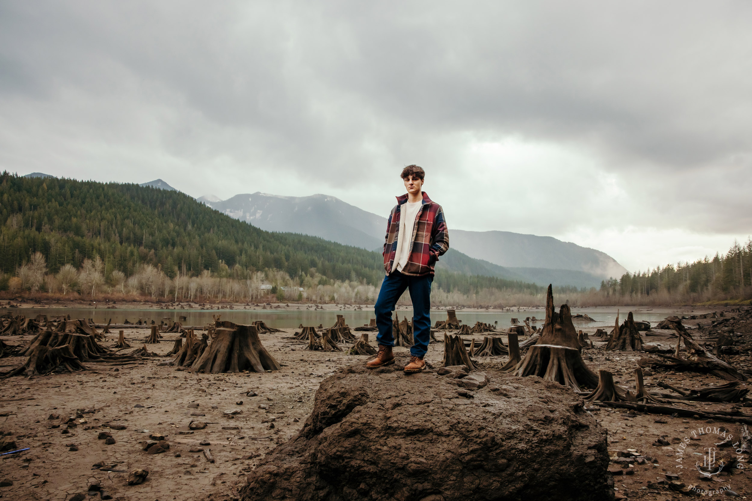 Snoqualmie adventure HS senior portrait session by Snoqualmie senior portrait photographer James Thomas Long Photography