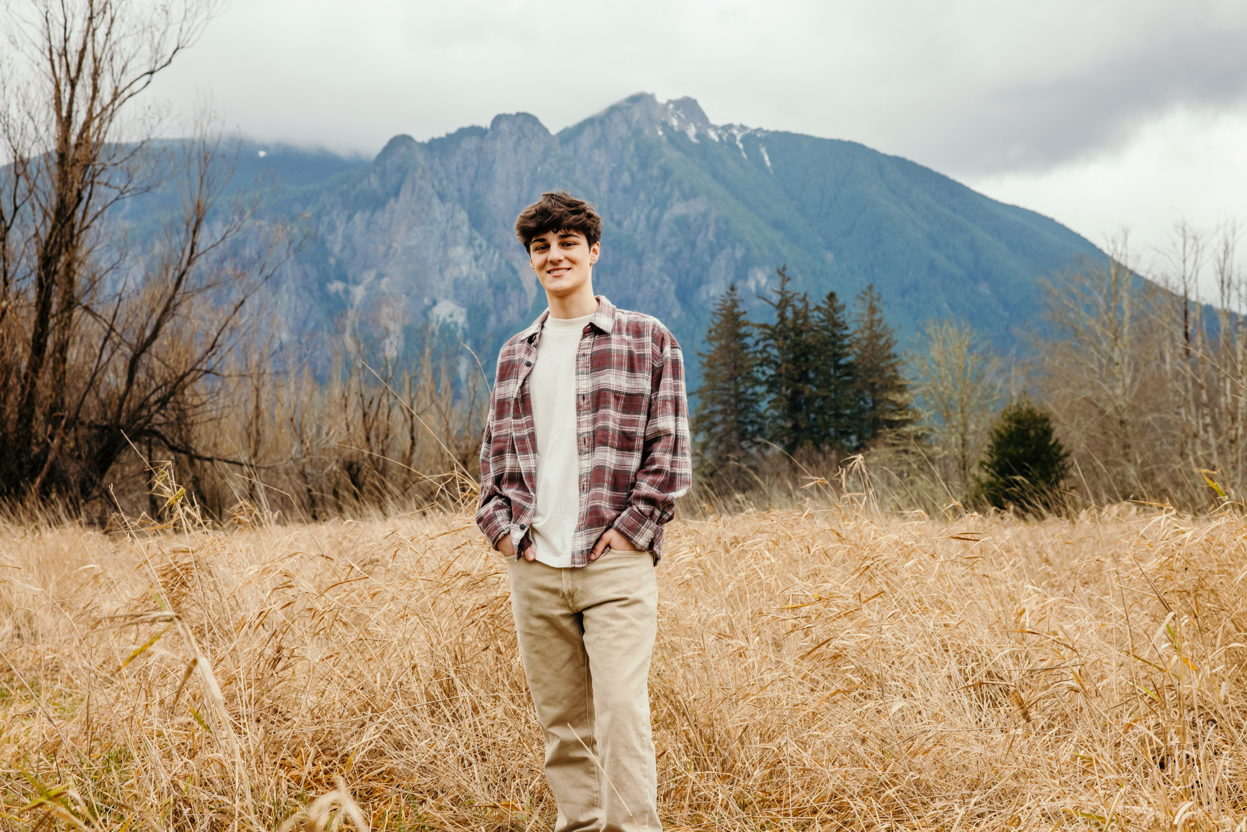 Snoqualmie adventure HS senior portrait session by Snoqualmie senior portrait photographer James Thomas Long Photography