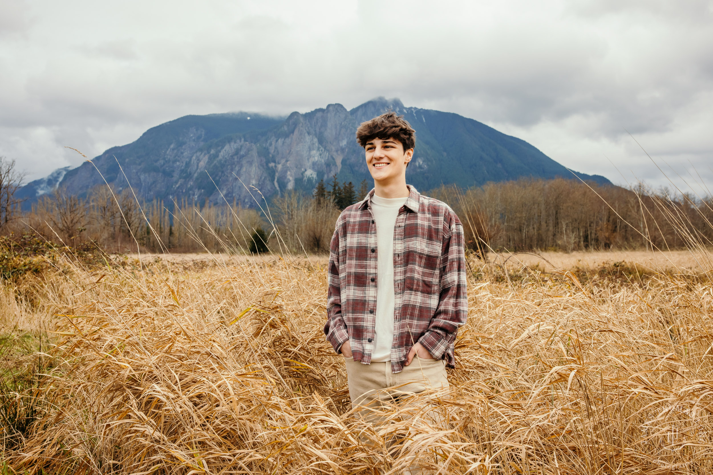 Snoqualmie adventure HS senior portrait session by Snoqualmie senior portrait photographer James Thomas Long Photography