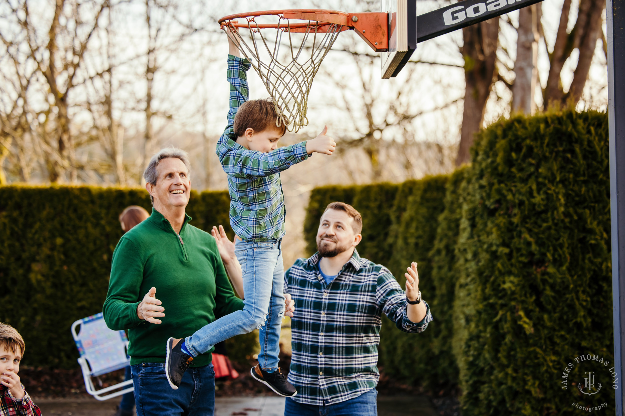 Snohomish extended family photography session by Seattle family photographer James Thomas Long Photography