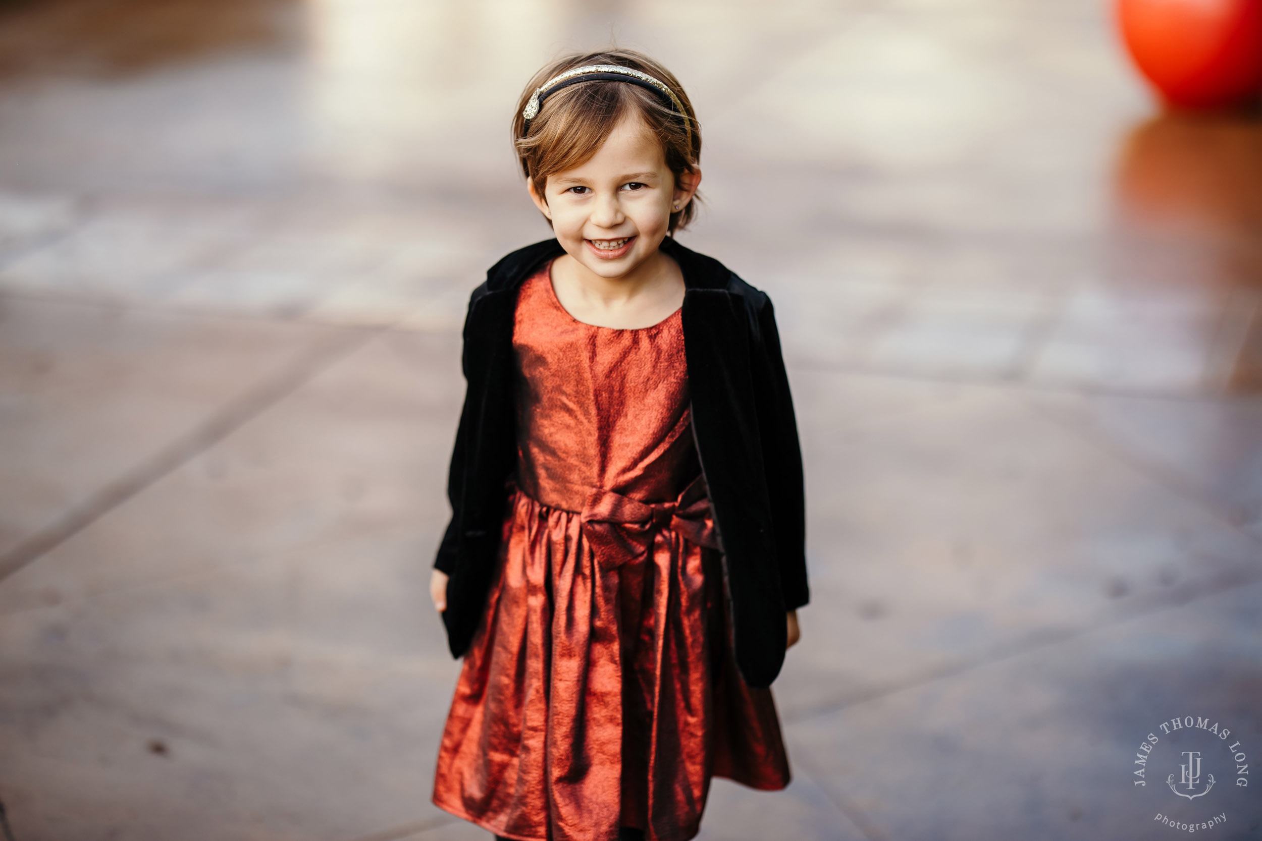 Snohomish extended family photography session by Seattle family photographer James Thomas Long Photography