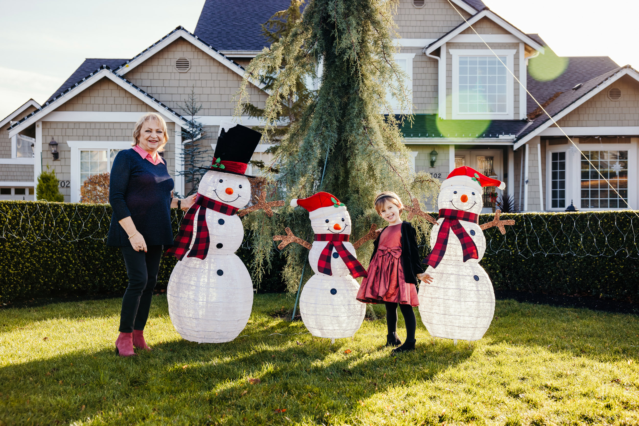 Snohomish extended family photography session by Seattle family photographer James Thomas Long Photography