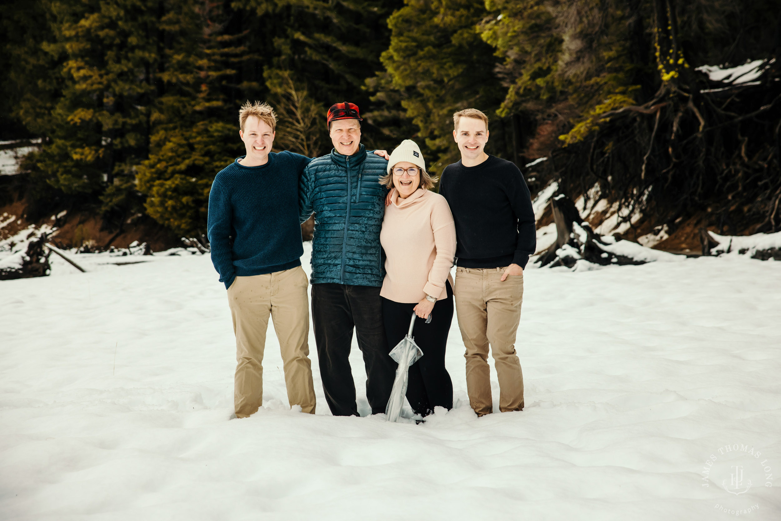 Maternity photography session in the Cascade Mountains by Snoqualmie family and maternity photographer James Thomas Long Photography