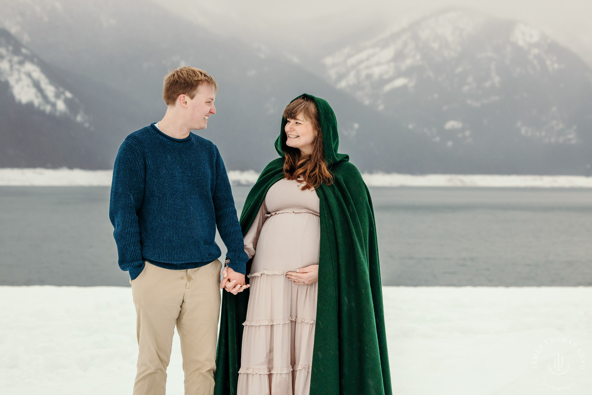 Maternity photography session in the Cascade Mountains by Snoqualmie family and maternity photographer James Thomas Long Photography