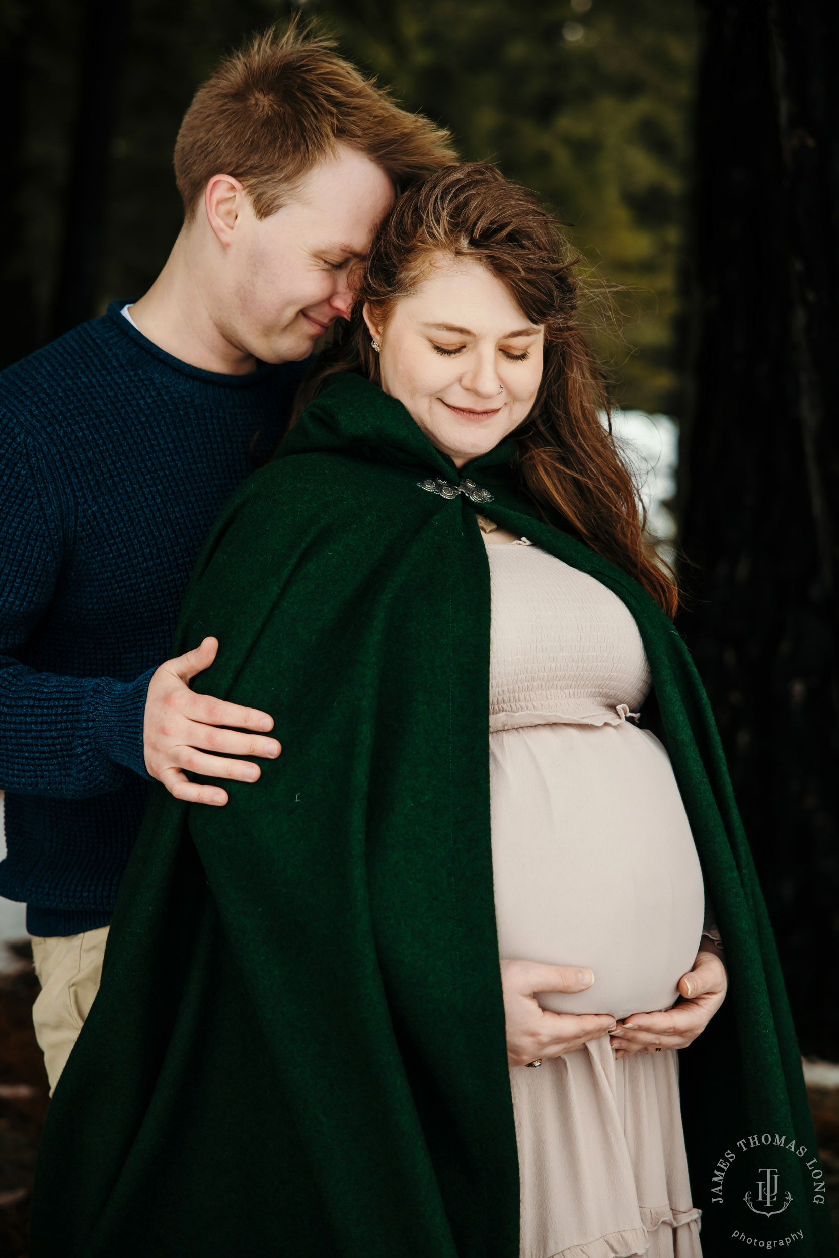 Maternity photography session in the Cascade Mountains by Snoqualmie family and maternity photographer James Thomas Long Photography