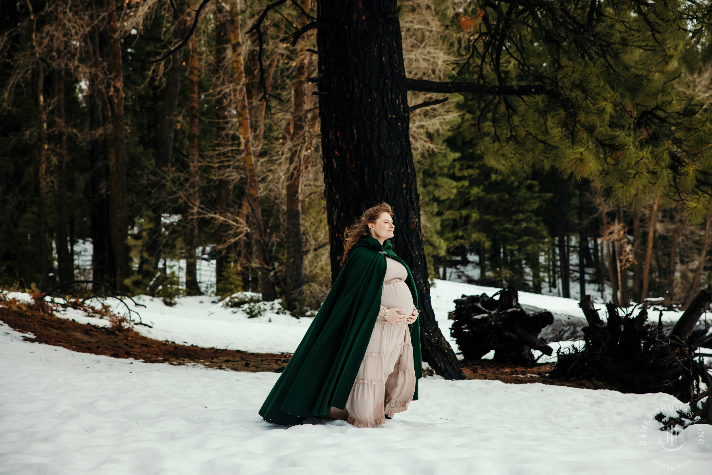 Maternity photography session in the Cascade Mountains by Snoqualmie family and maternity photographer James Thomas Long Photography