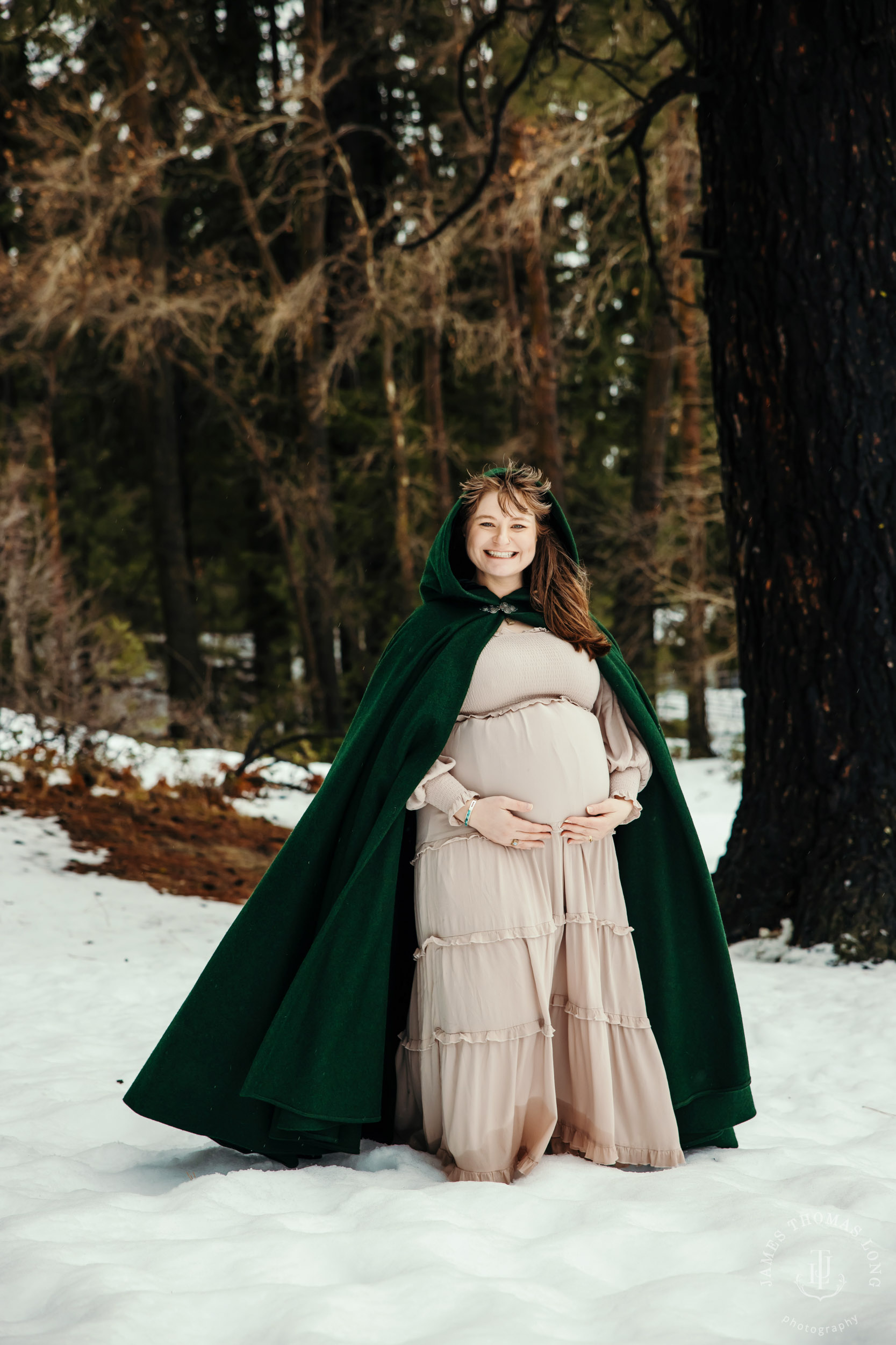 Maternity photography session in the Cascade Mountains by Snoqualmie family and maternity photographer James Thomas Long Photography