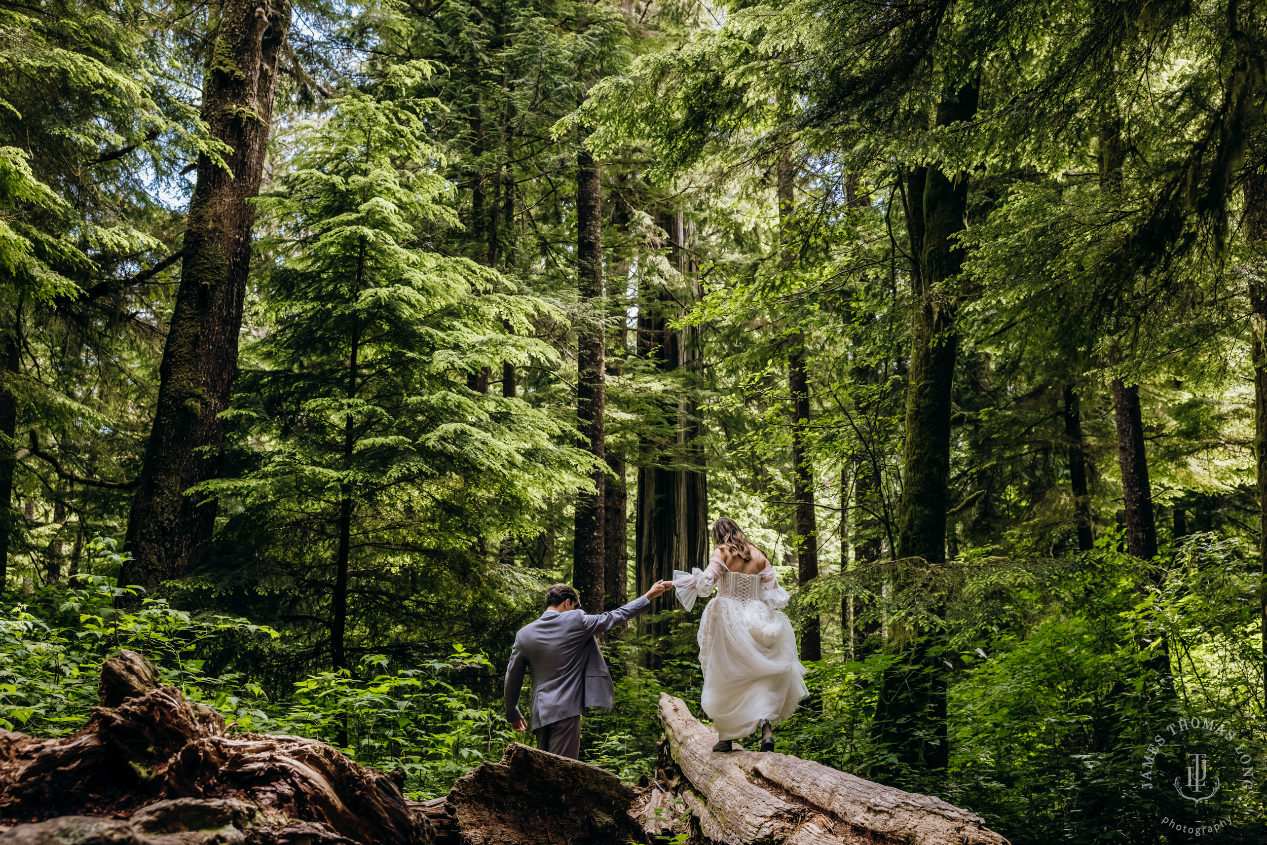 Washington Coast elopement by Seattle adventure elopement photographer James Thomas Long Photography