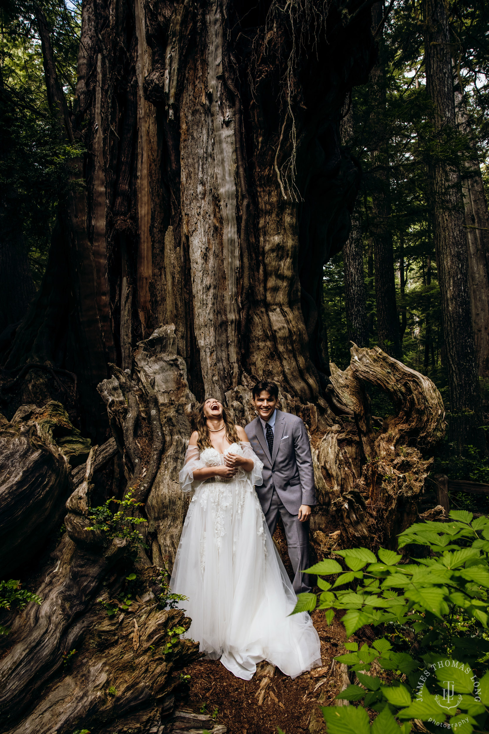 Washington Coast elopement by Seattle adventure elopement photographer James Thomas Long Photography